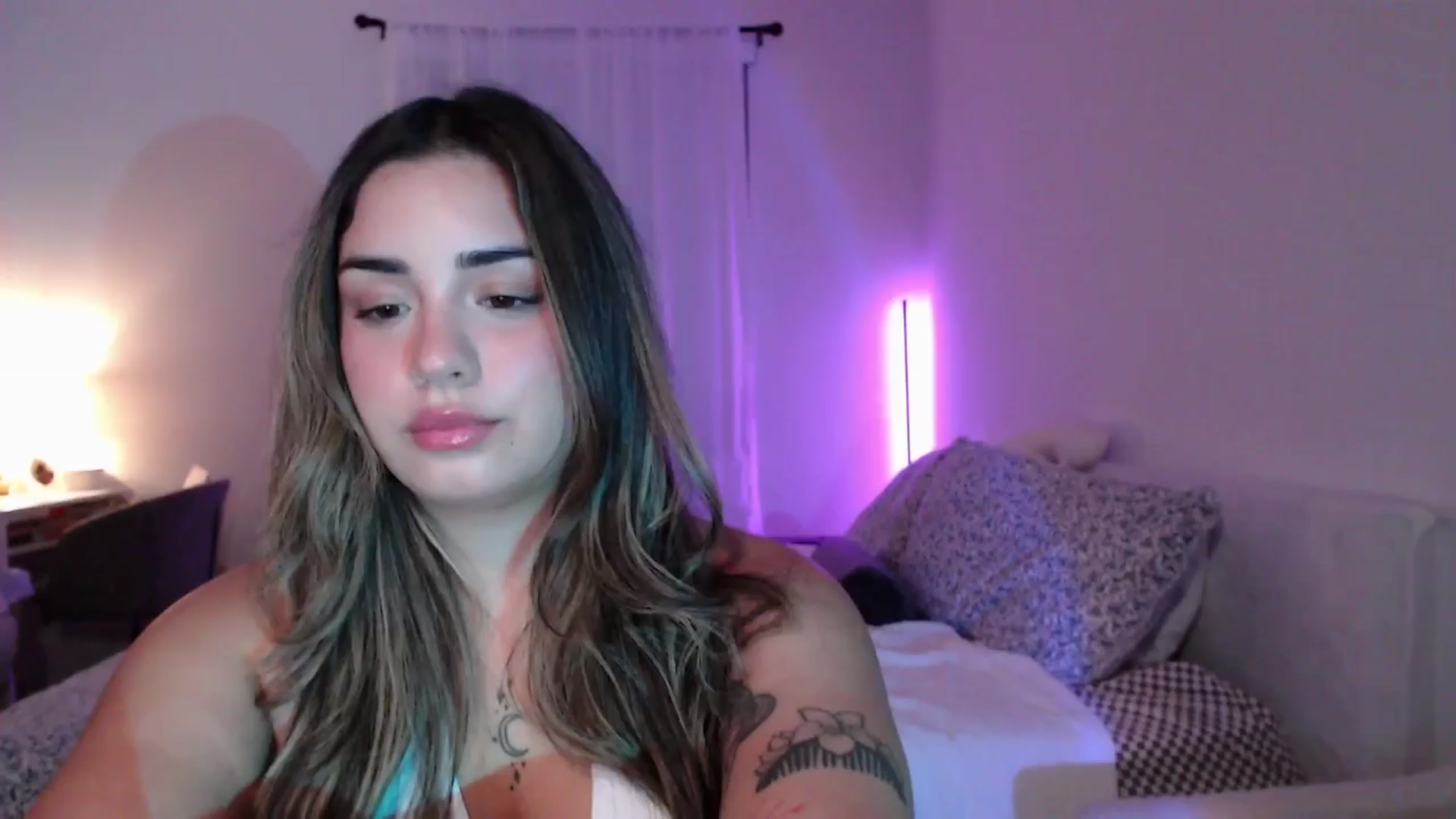 Gallery image thumbnail from babyxjulz's myfreecams stream on, 05/30/2025, 03:20 image 17 of 20