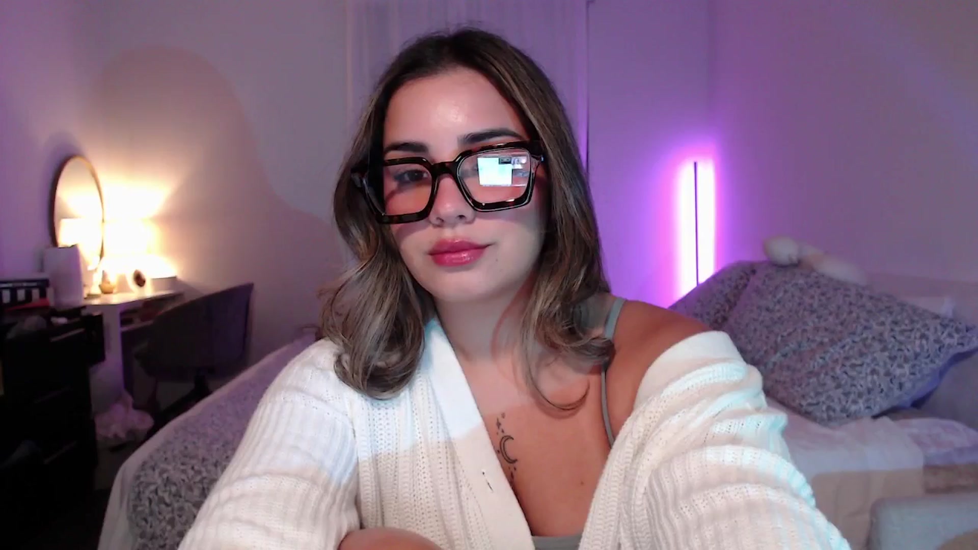 Gallery image thumbnail from babyxjulz's myfreecams stream on, 06/12/2025, 02:41 image 7 of 20