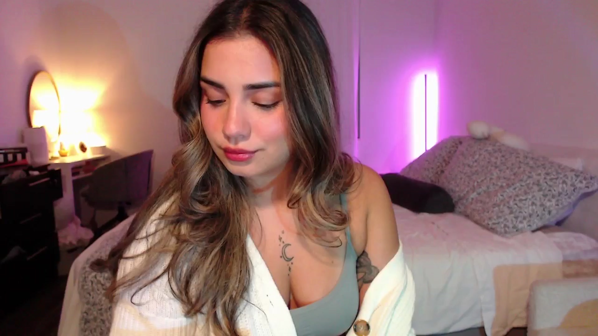 Gallery image thumbnail from babyxjulz's myfreecams stream on, 06/12/2025, 02:41 image 15 of 20