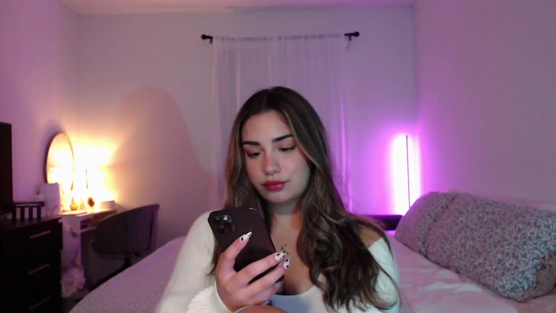 Gallery image thumbnail from babyxjulz's myfreecams stream on, 06/19/2025, 03:37 image 2 of 20