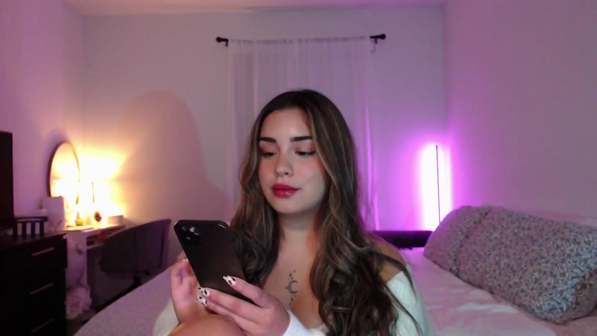 Gallery image thumbnail from babyxjulz's myfreecams stream on, 06/19/2025, 03:37 image 3 of 20