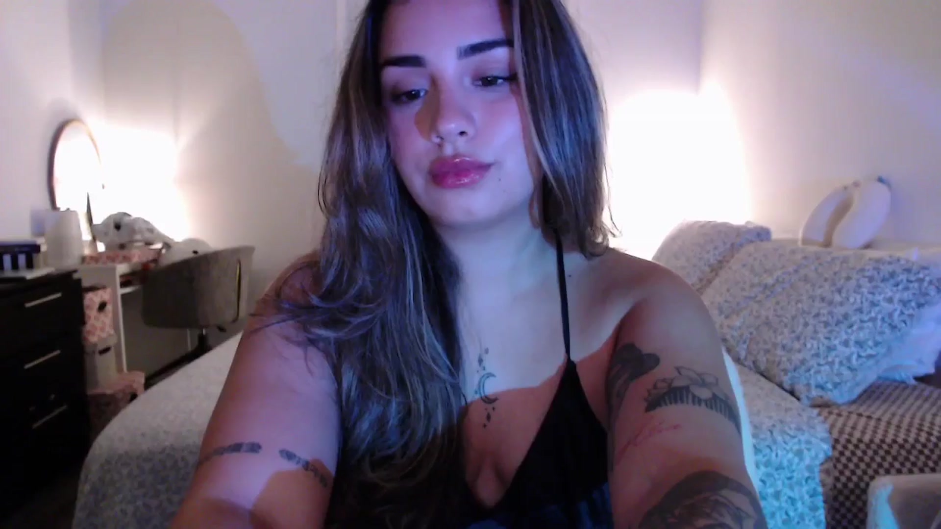 Gallery image thumbnail from babyxjulz's myfreecams stream on, 06/26/2025, 05:45 image 14 of 20