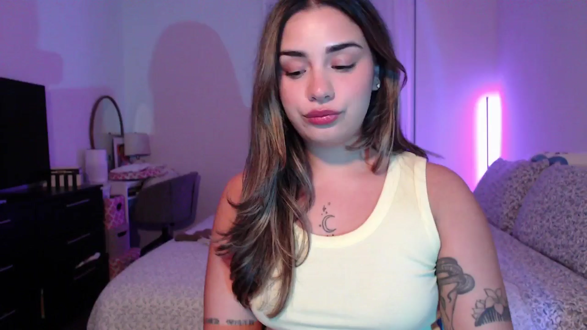 Gallery image thumbnail from babyxjulz's myfreecams stream on, 07/11/2025, 04:41 image 2 of 20