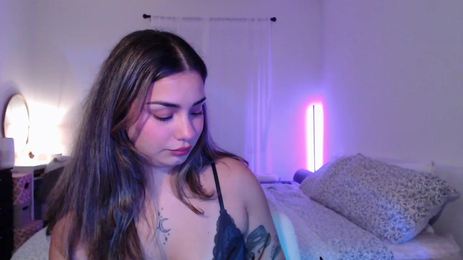Gallery image thumbnail from babyxjulz's myfreecams stream on, 07/15/2025, 04:36 image 18 of 20