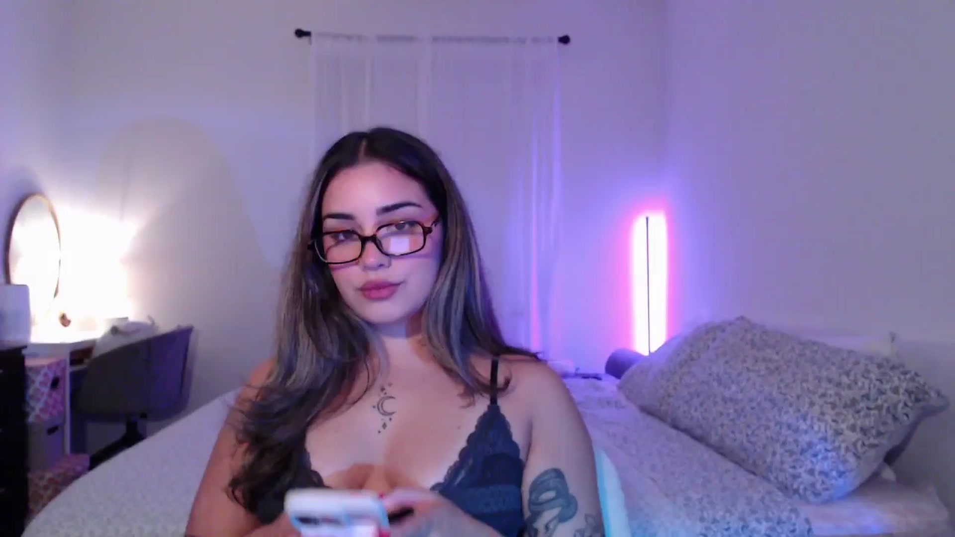 Gallery image thumbnail from babyxjulz's myfreecams stream on, 07/15/2025, 04:36 image 19 of 20