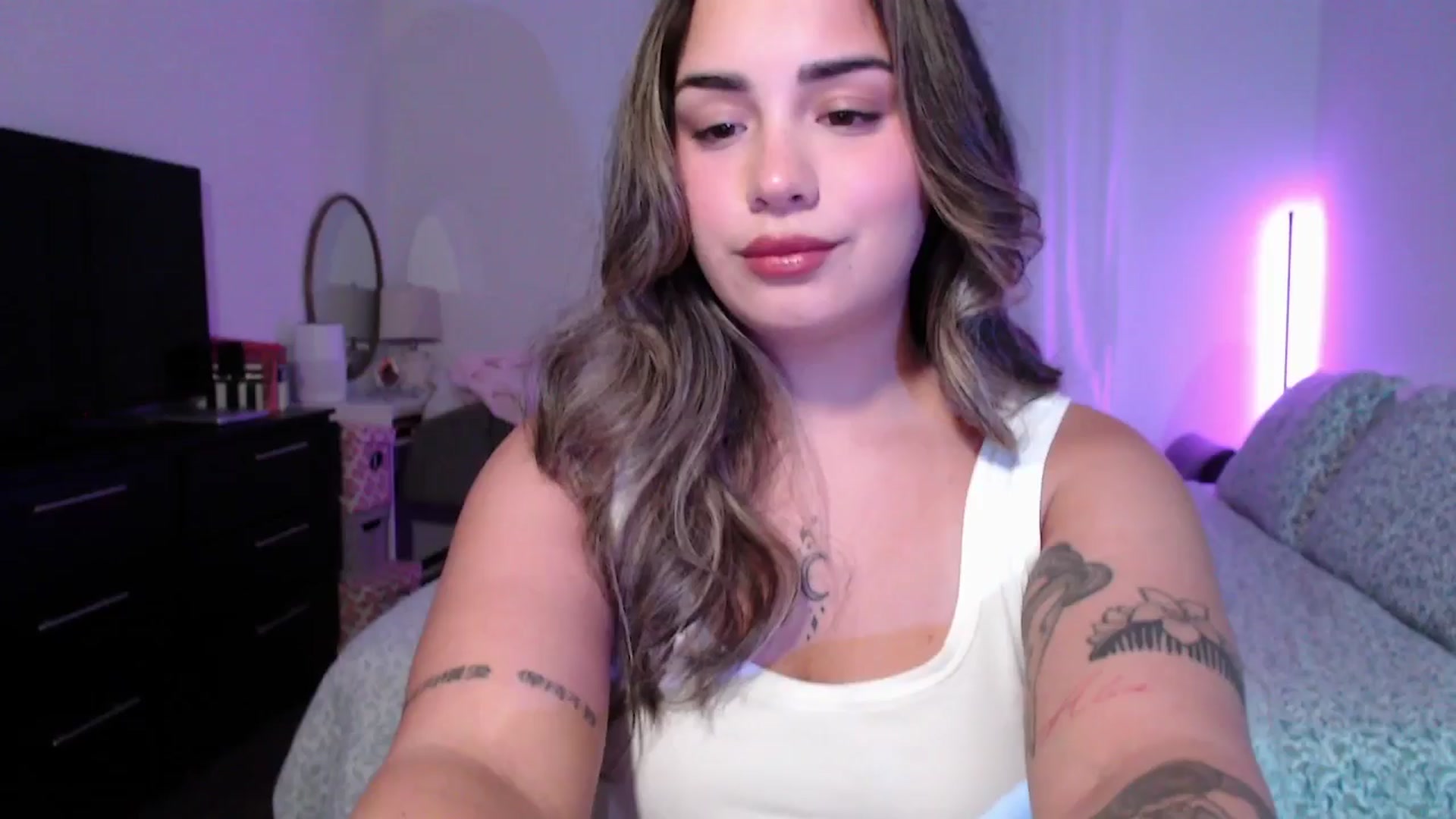 Gallery image thumbnail from babyxjulz's myfreecams stream on, 07/23/2025, 04:40 image 6 of 20