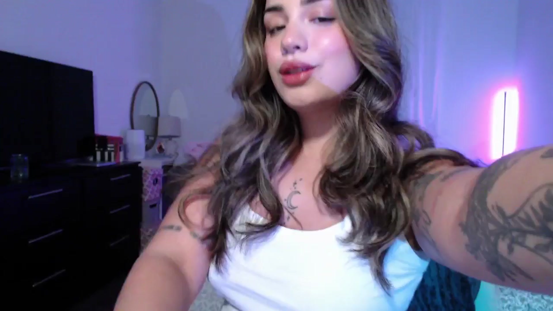 Gallery image thumbnail from babyxjulz's myfreecams stream on, 07/23/2025, 04:40 image 2 of 20