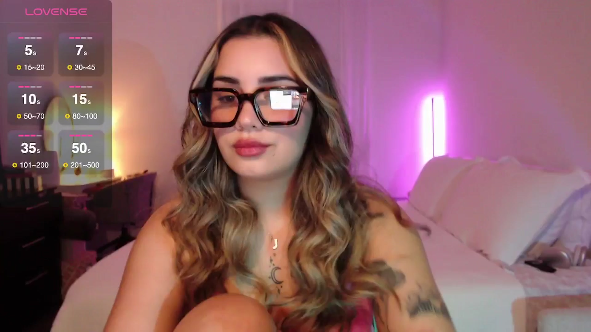 Gallery image thumbnail from babyxjulz's myfreecams stream on, 09/19/2025, 04:06 image 13 of 20