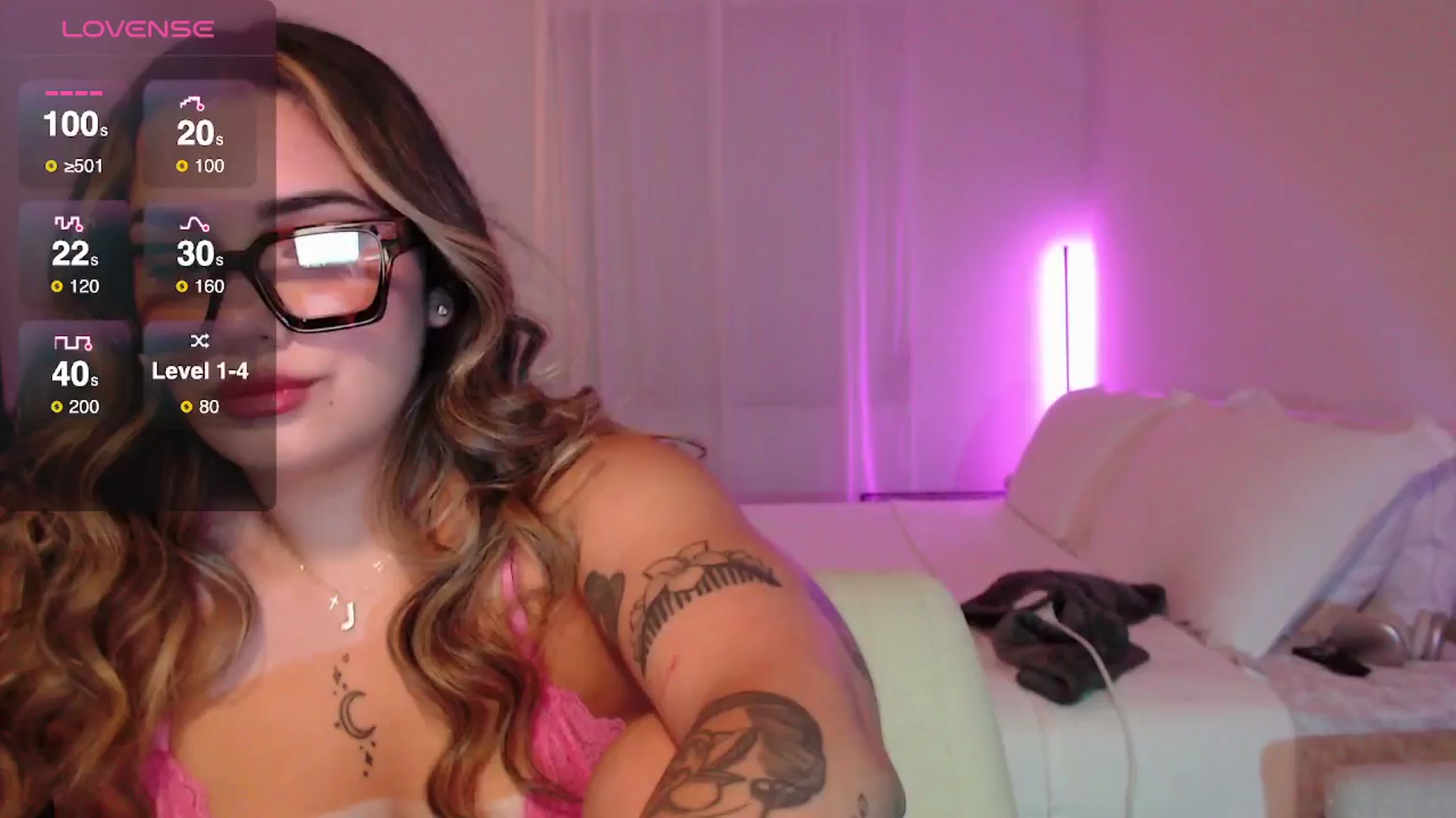 Gallery image thumbnail from babyxjulz's myfreecams stream on, 09/19/2025, 04:06 image 9 of 20