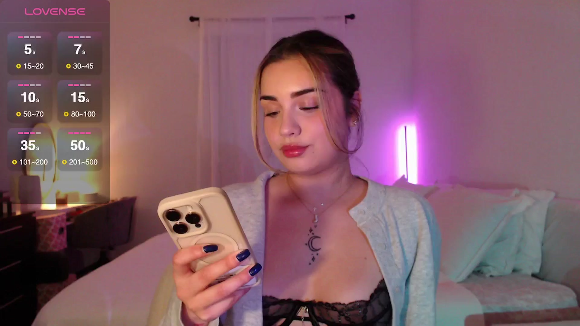 Gallery image thumbnail from babyxjulz's myfreecams stream on, 10/01/2025, 03:53 image 6 of 20