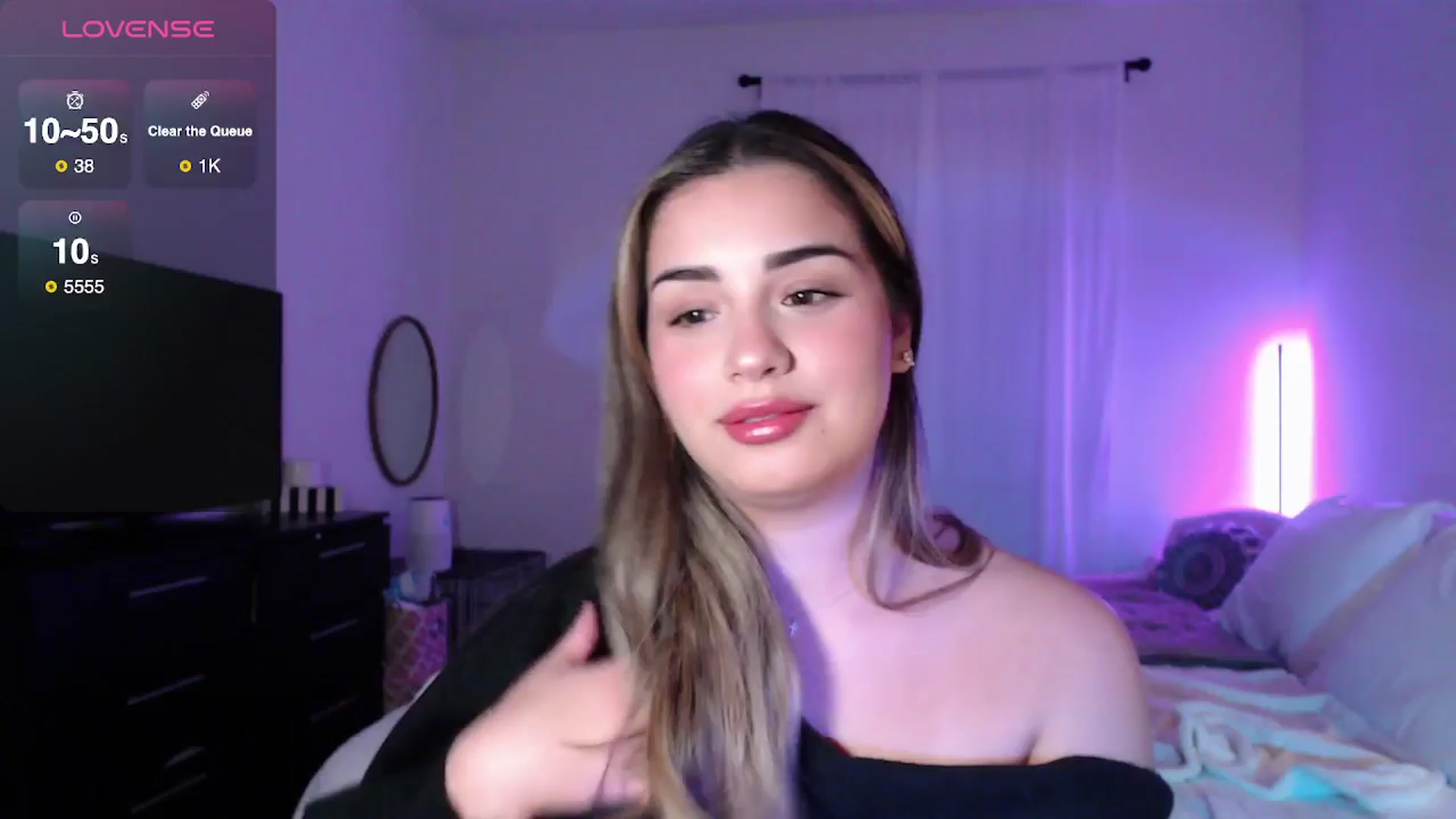 Gallery image thumbnail from babyxjulz's myfreecams stream on, 10/15/2025, 04:42 image 7 of 20