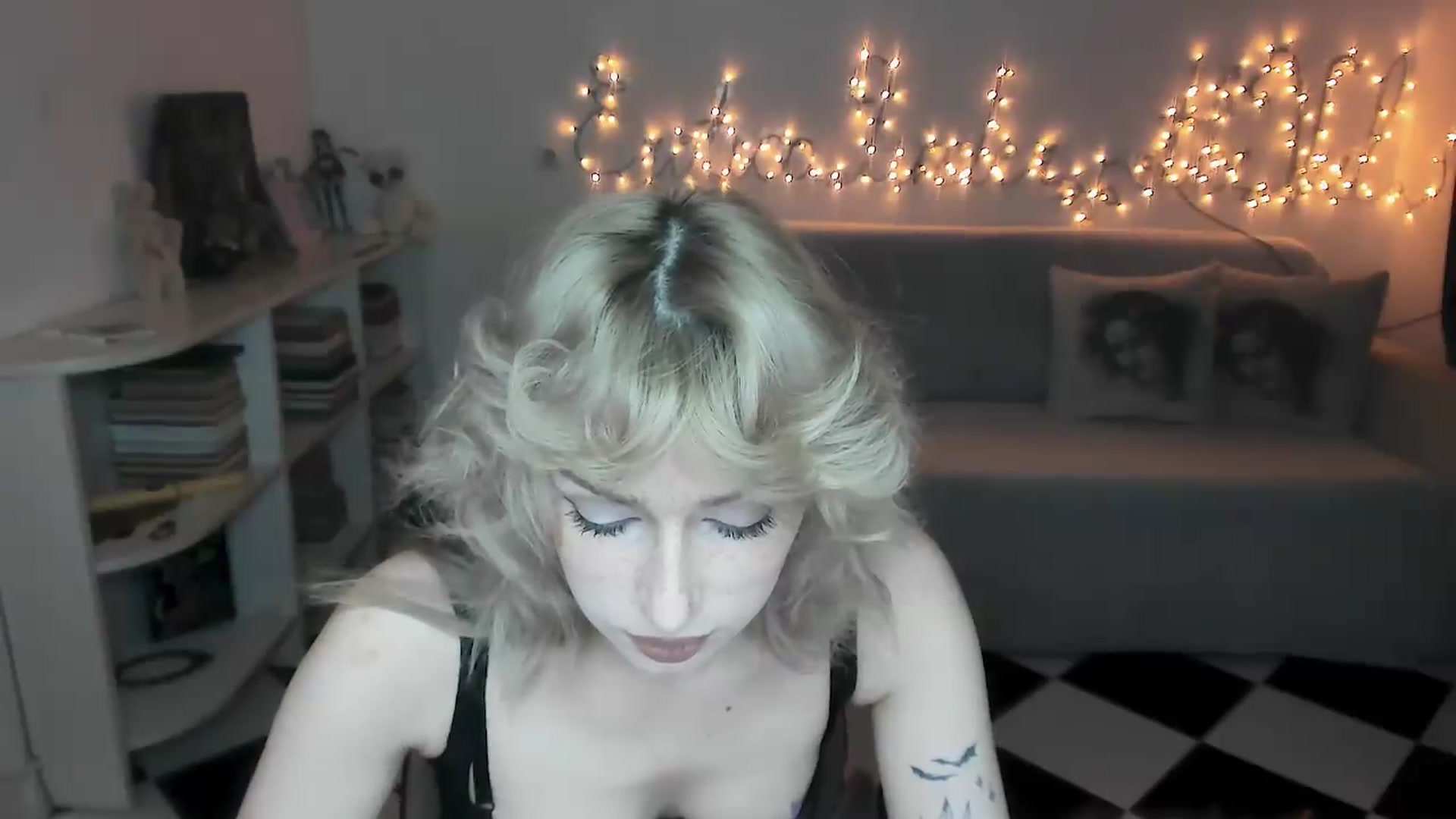 Gallery image thumbnail from bad_marg's myfreecams stream on, 08/21/2026, 16:40 image 18 of 20