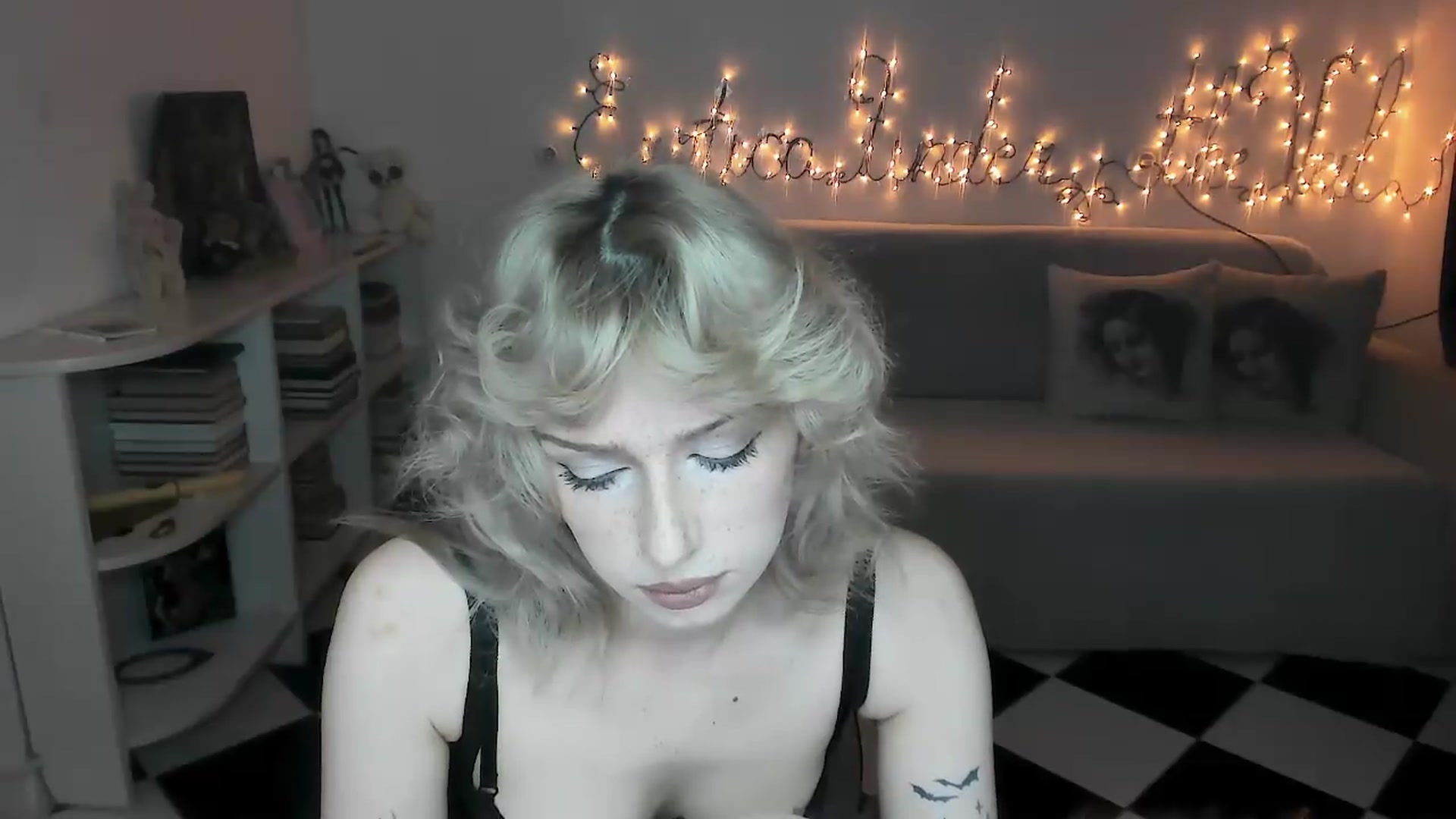 Gallery image thumbnail from bad_marg's myfreecams stream on, 08/21/2026, 16:40 image 14 of 20