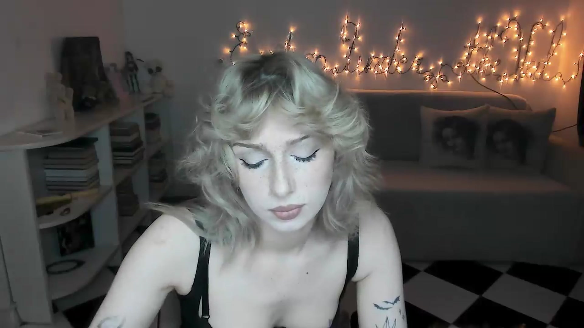 Gallery image thumbnail from bad_marg's myfreecams stream on, 08/21/2026, 16:40 image 17 of 20