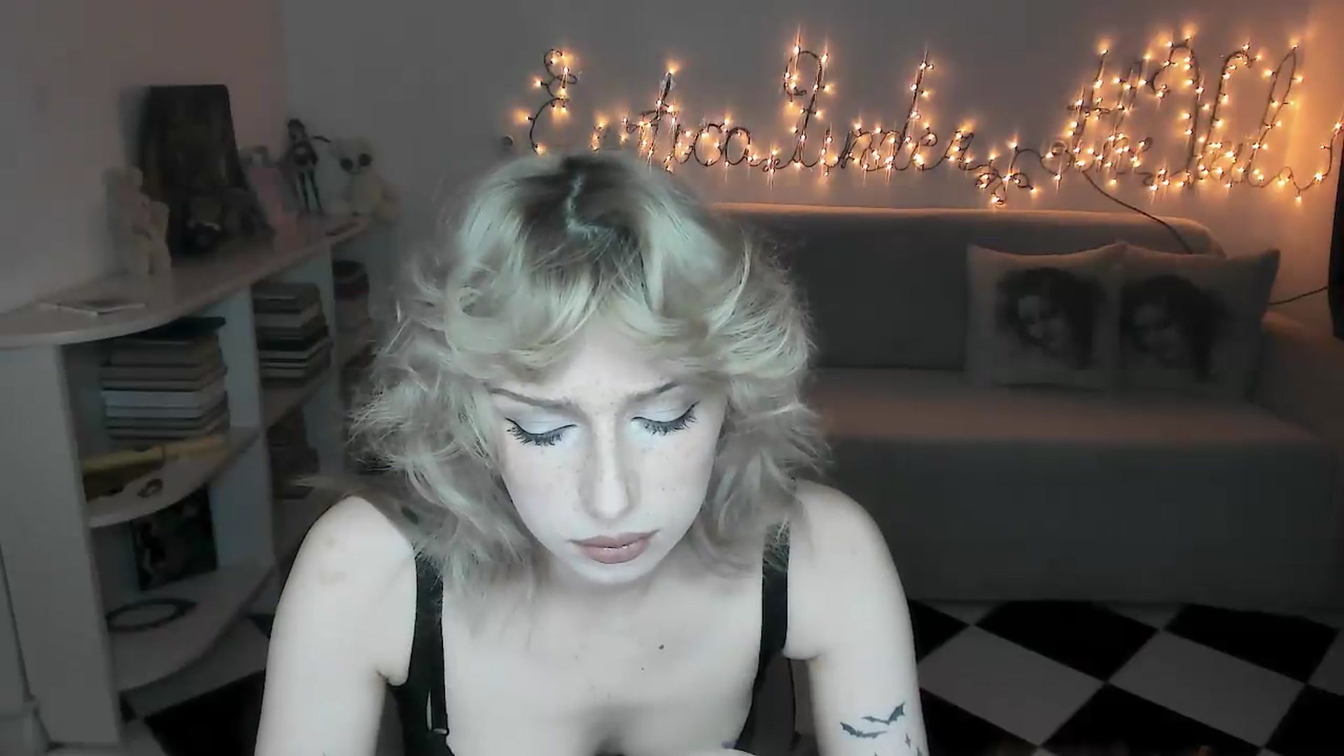 Gallery image thumbnail from bad_marg's myfreecams stream on, 08/21/2026, 16:40 image 13 of 20