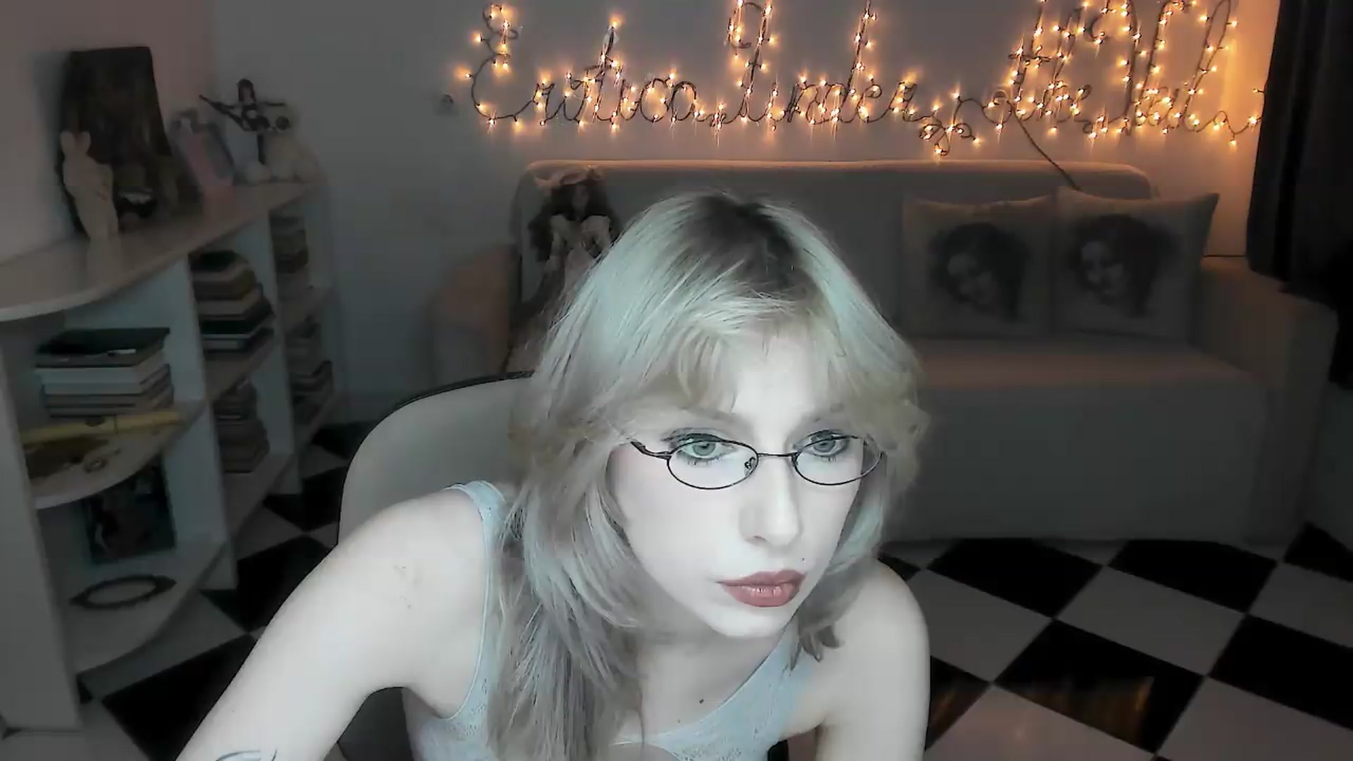 Gallery image thumbnail from bad_marg's myfreecams stream on, 09/10/2026, 14:11 image 15 of 20