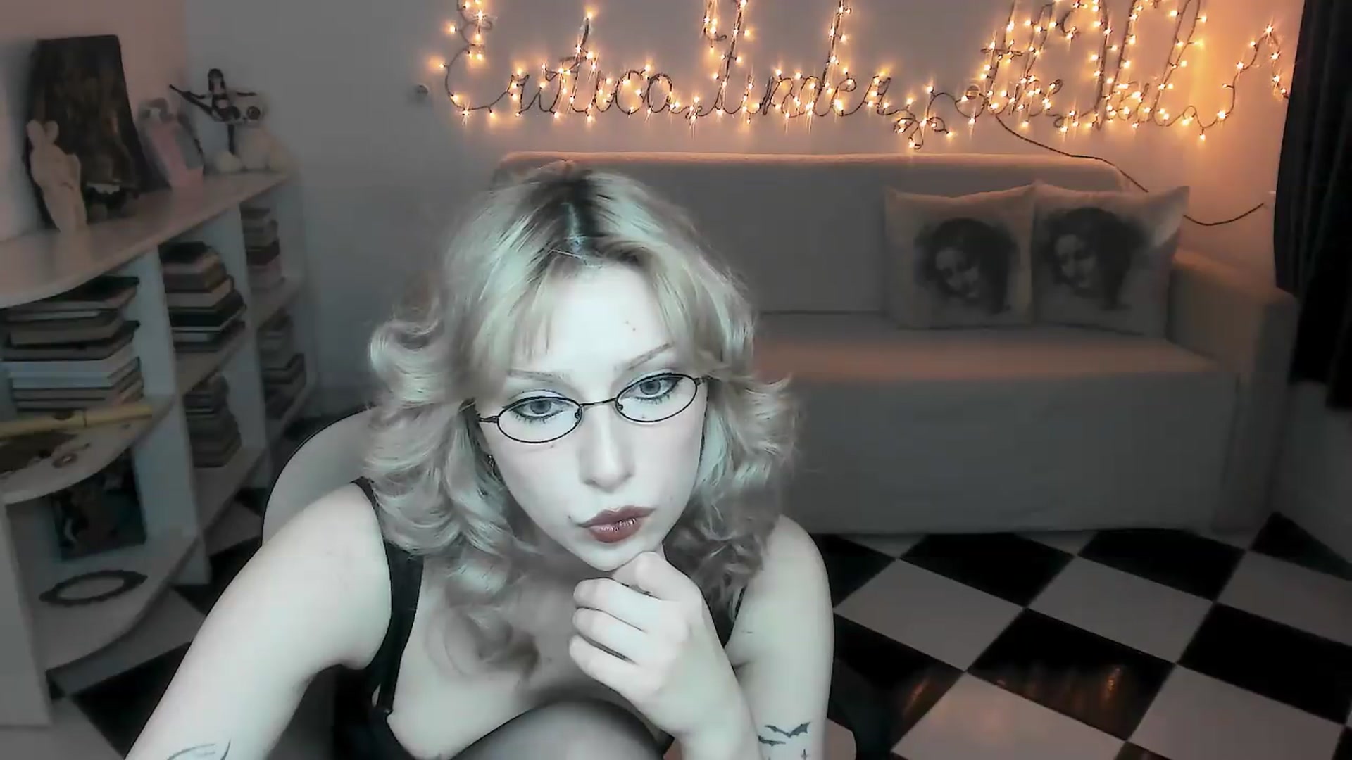 Gallery image thumbnail from bad_marg's myfreecams stream on, 09/11/2026, 16:13 image 6 of 20