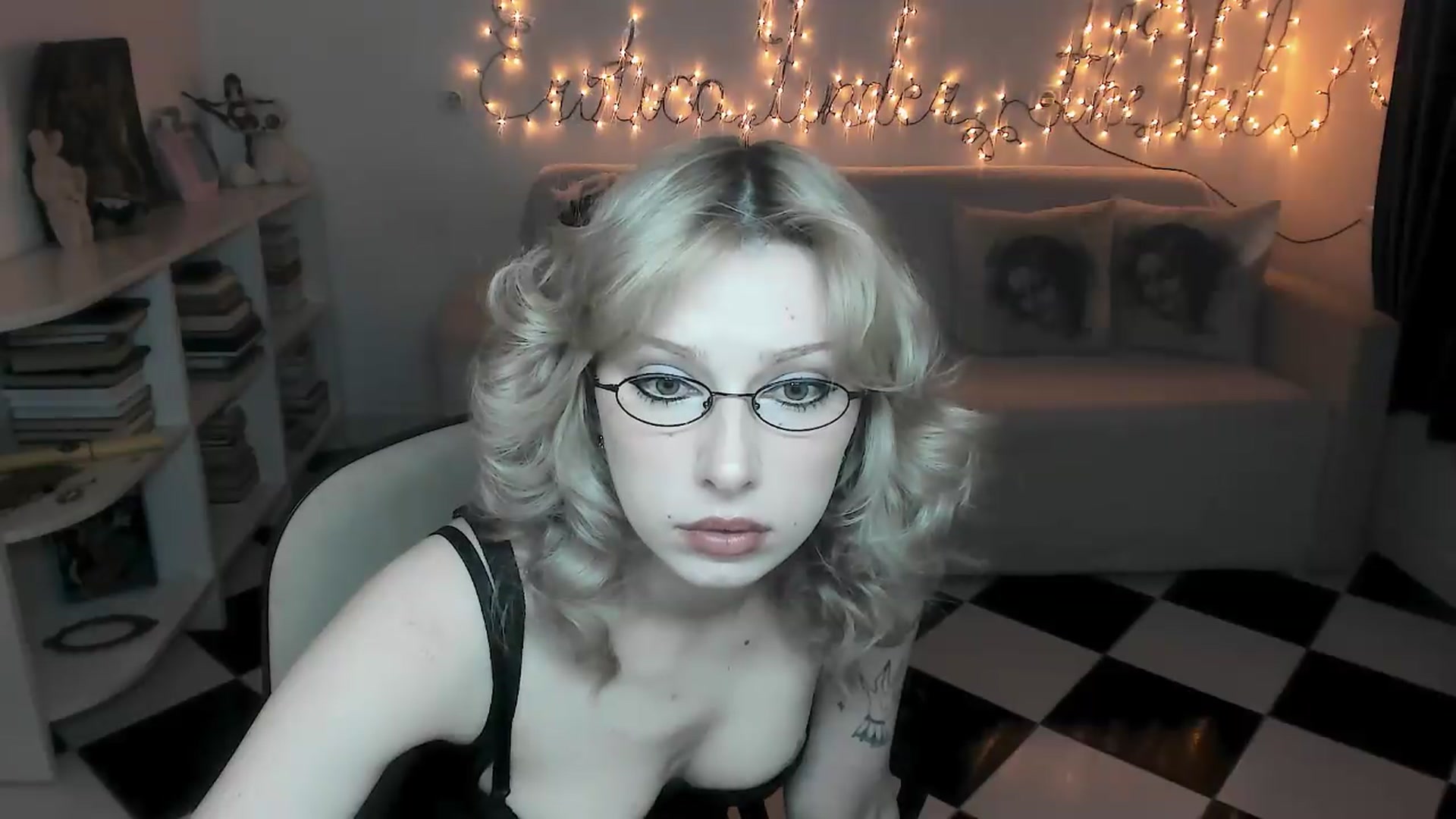Gallery image thumbnail from bad_marg's myfreecams stream on, 09/11/2026, 16:13 image 3 of 20