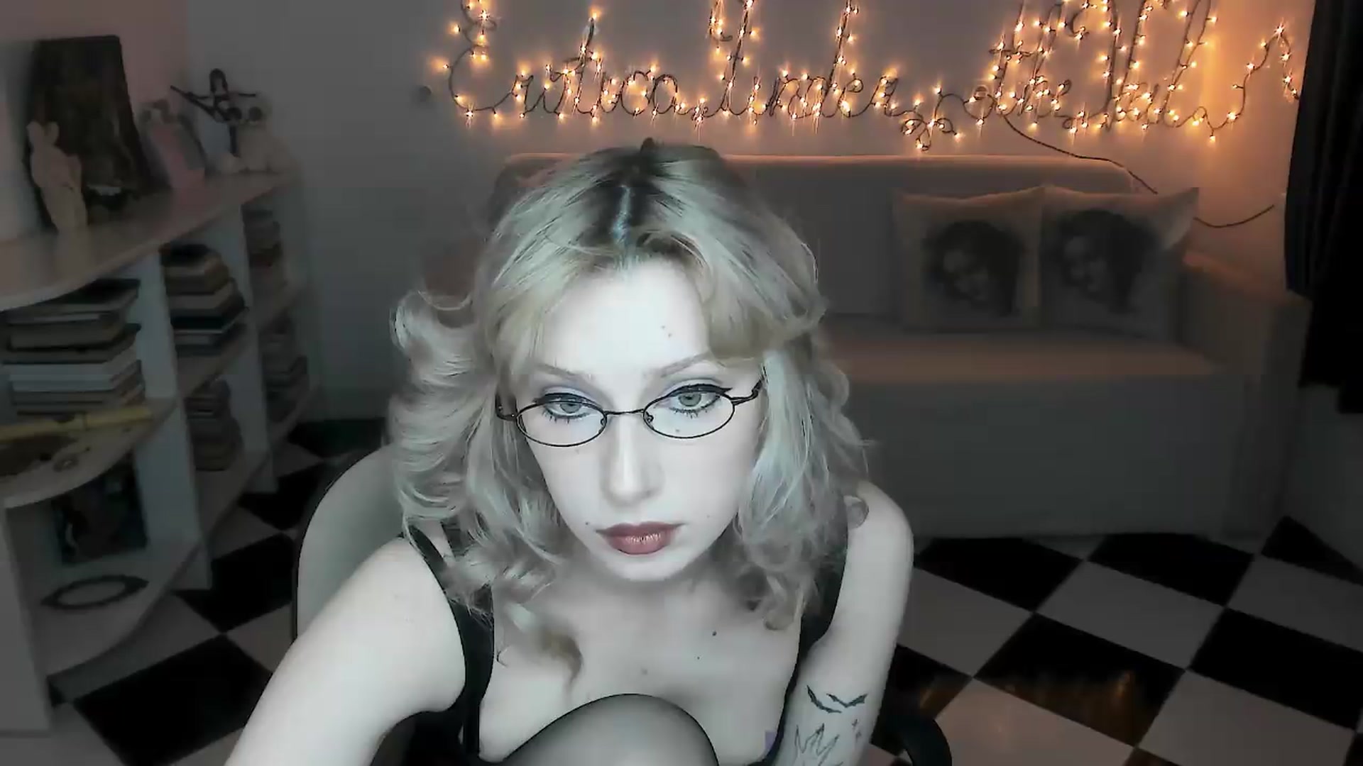 Gallery image thumbnail from bad_marg's myfreecams stream on, 09/11/2026, 16:13 image 12 of 20