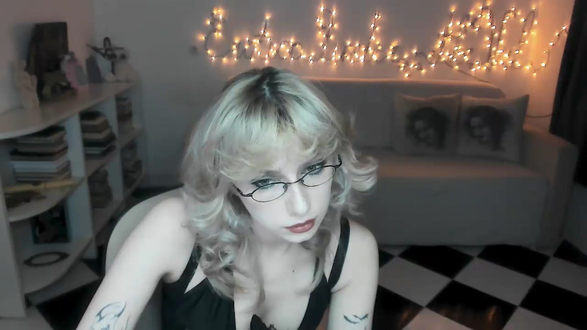 Gallery image thumbnail from bad_marg's myfreecams stream on, 09/14/2026, 16:39 image 15 of 20