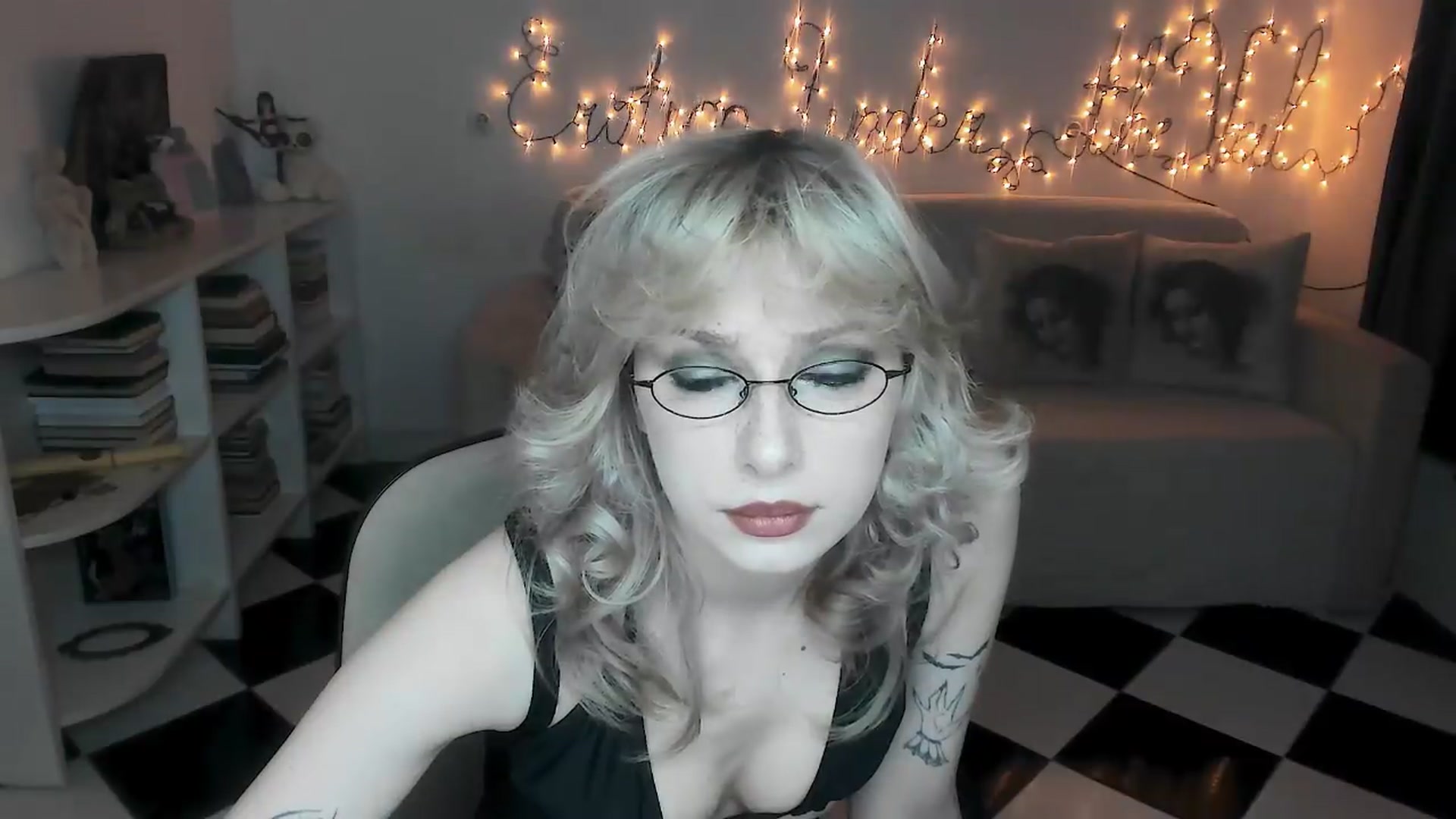 Gallery image thumbnail from bad_marg's myfreecams stream on, 09/14/2026, 16:39 image 14 of 20