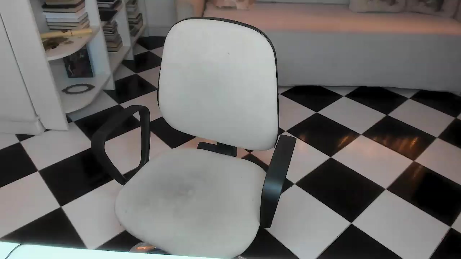 Gallery image thumbnail from bad_marg's myfreecams stream on, 09/18/2026, 14:04 image 18 of 20