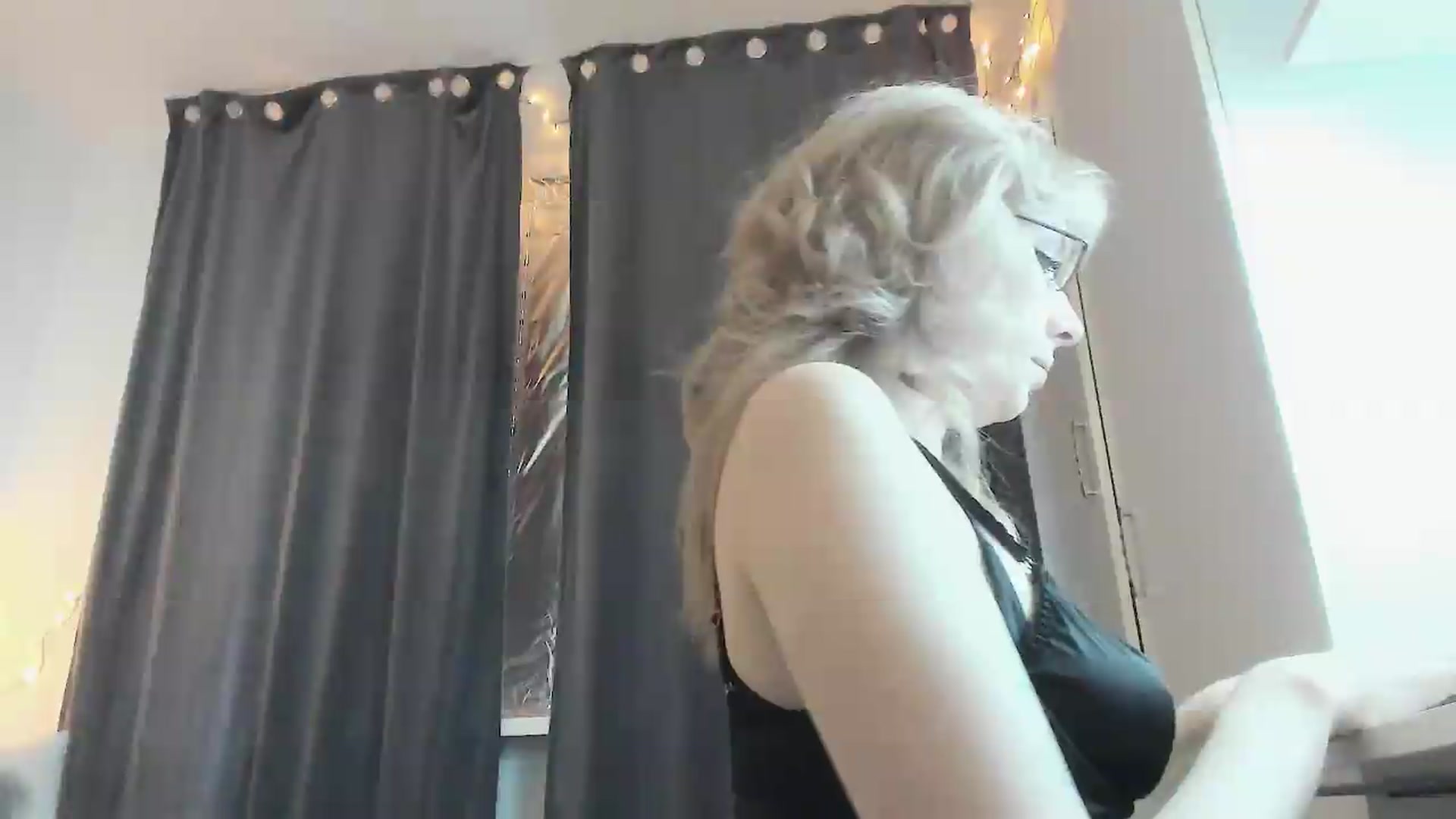 Gallery image thumbnail from bad_marg's myfreecams stream on, 09/26/2026, 10:40 image 12 of 20