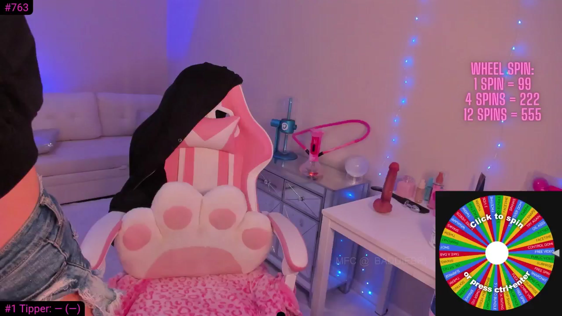 Gallery image thumbnail from baddiebri's myfreecams stream on, 06/18/2025, 09:41 image 1 of 20