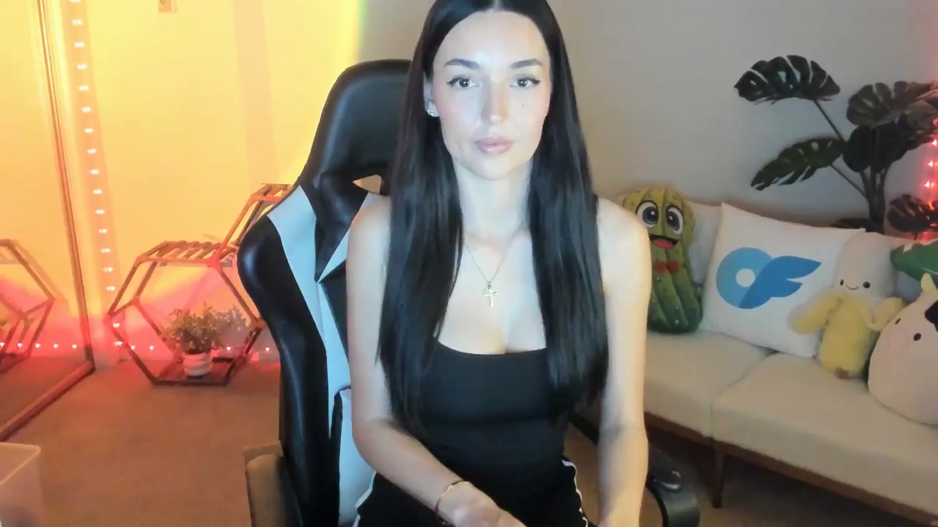 Gallery image thumbnail from badgalsisi's myfreecams stream on, 02/19/2026, 04:25 image 18 of 20