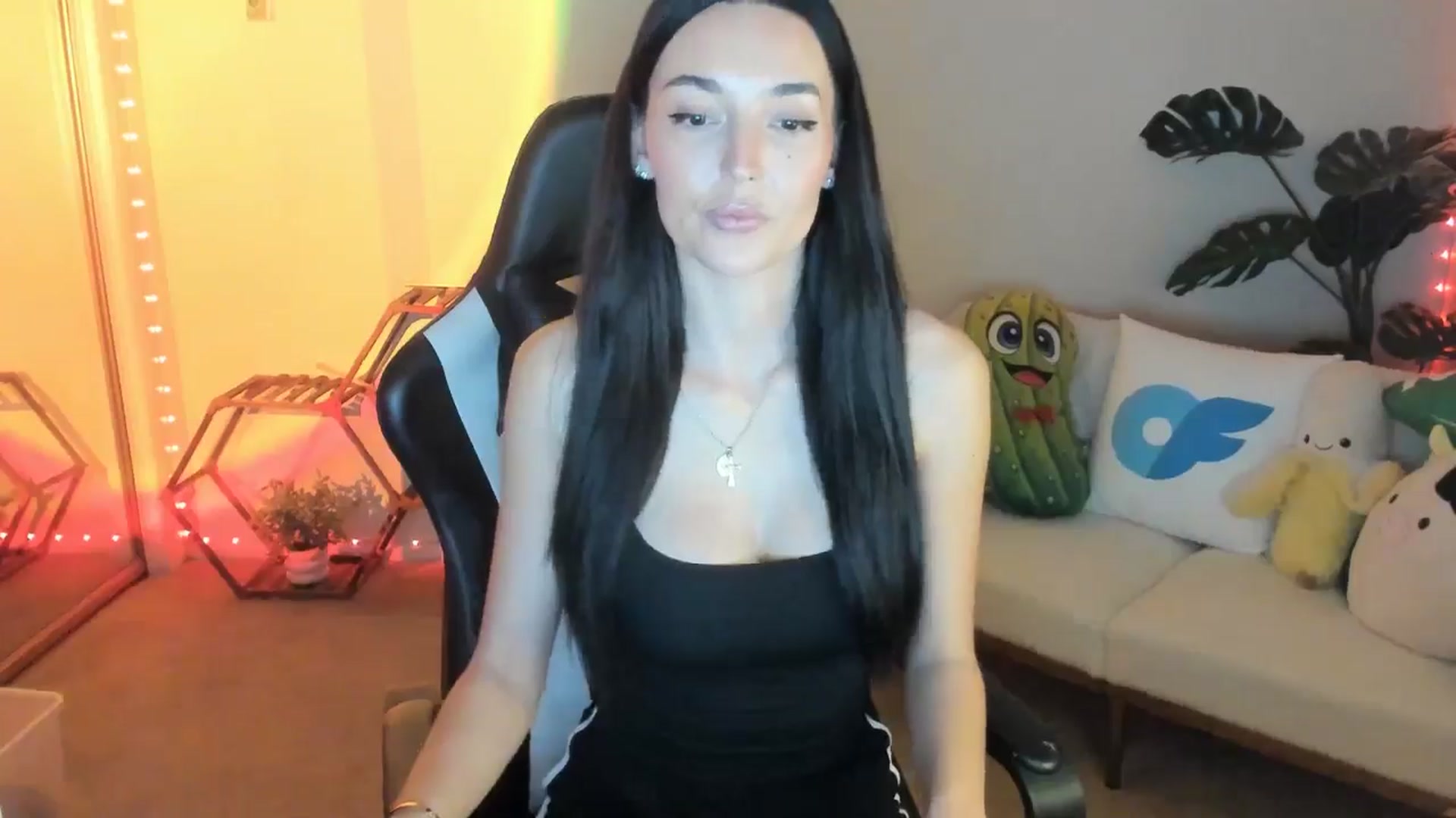 Gallery image thumbnail from badgalsisi's myfreecams stream on, 02/19/2026, 04:25 image 11 of 20