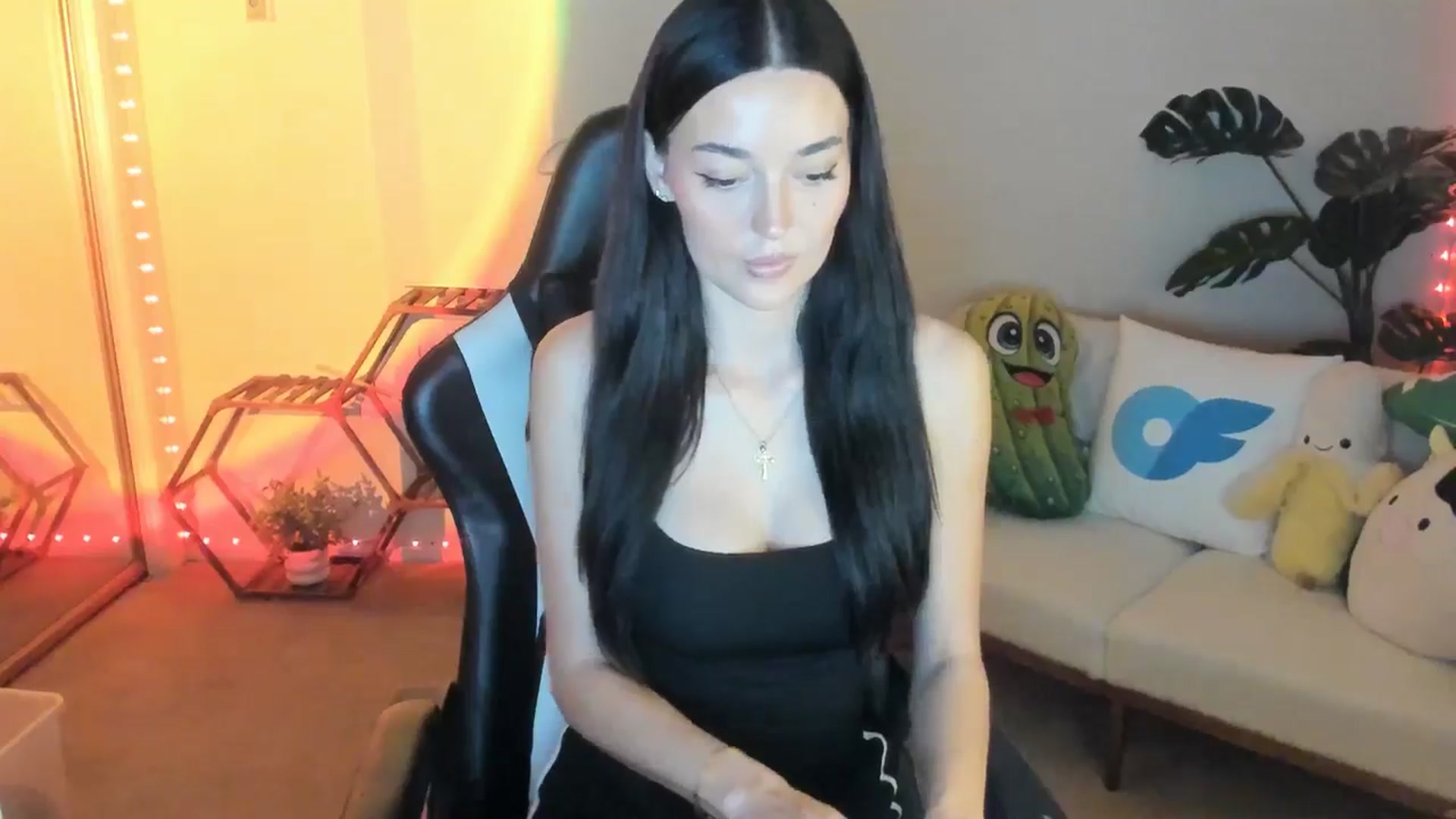 Gallery image thumbnail from badgalsisi's myfreecams stream on, 02/19/2026, 04:25 image 2 of 20