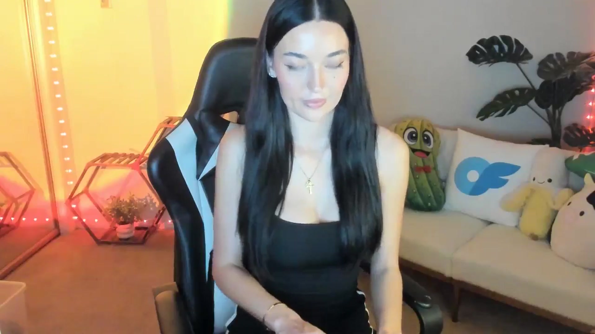 Gallery image thumbnail from badgalsisi's myfreecams stream on, 02/19/2026, 04:25 image 19 of 20