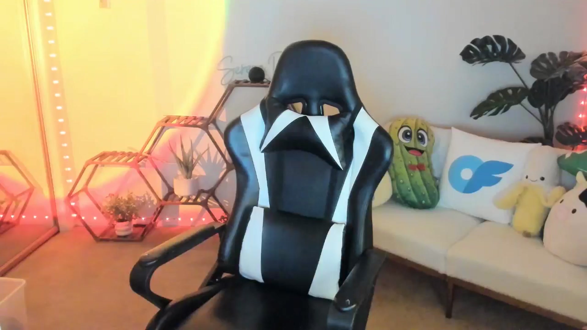 Gallery image thumbnail from badgalsisi's myfreecams stream on, 02/19/2026, 04:25 image 6 of 20
