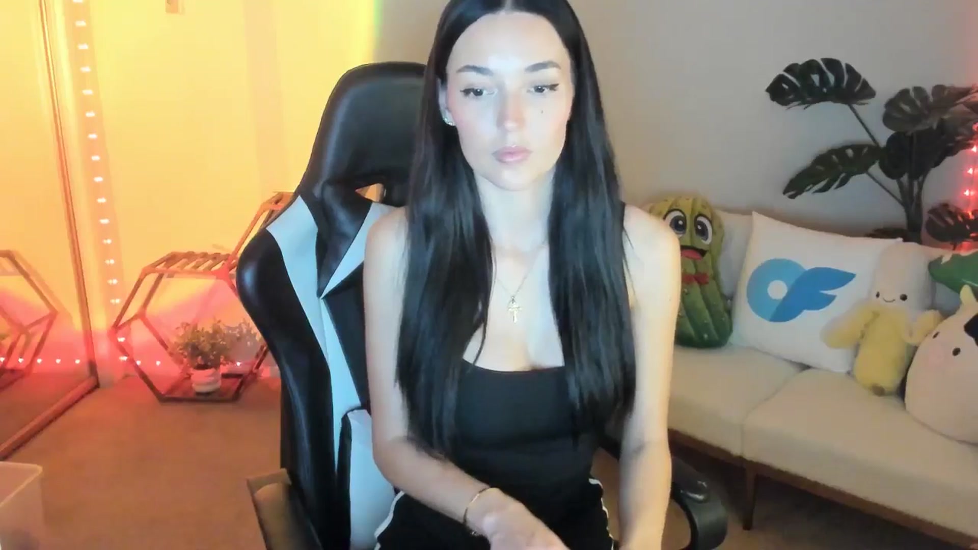 Gallery image thumbnail from badgalsisi's myfreecams stream on, 02/19/2026, 04:25 image 13 of 20