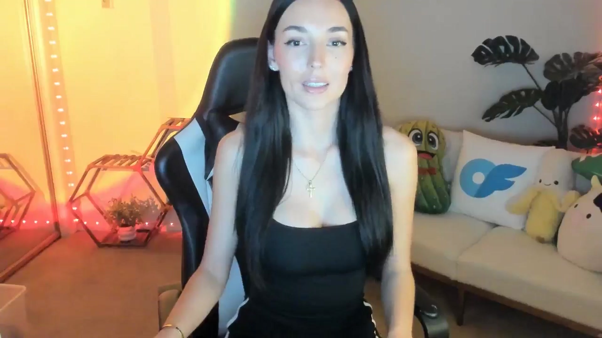 Gallery image thumbnail from badgalsisi's myfreecams stream on, 02/19/2026, 04:25 image 15 of 20
