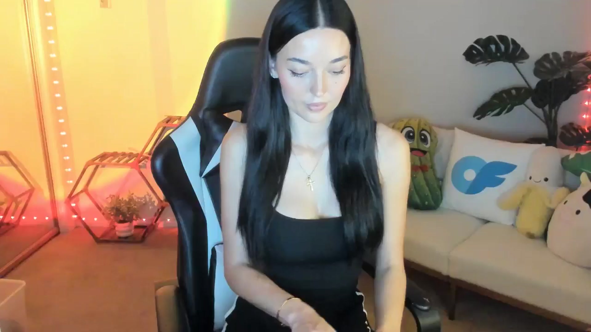 Gallery image thumbnail from badgalsisi's myfreecams stream on, 02/19/2026, 04:25 image 17 of 20
