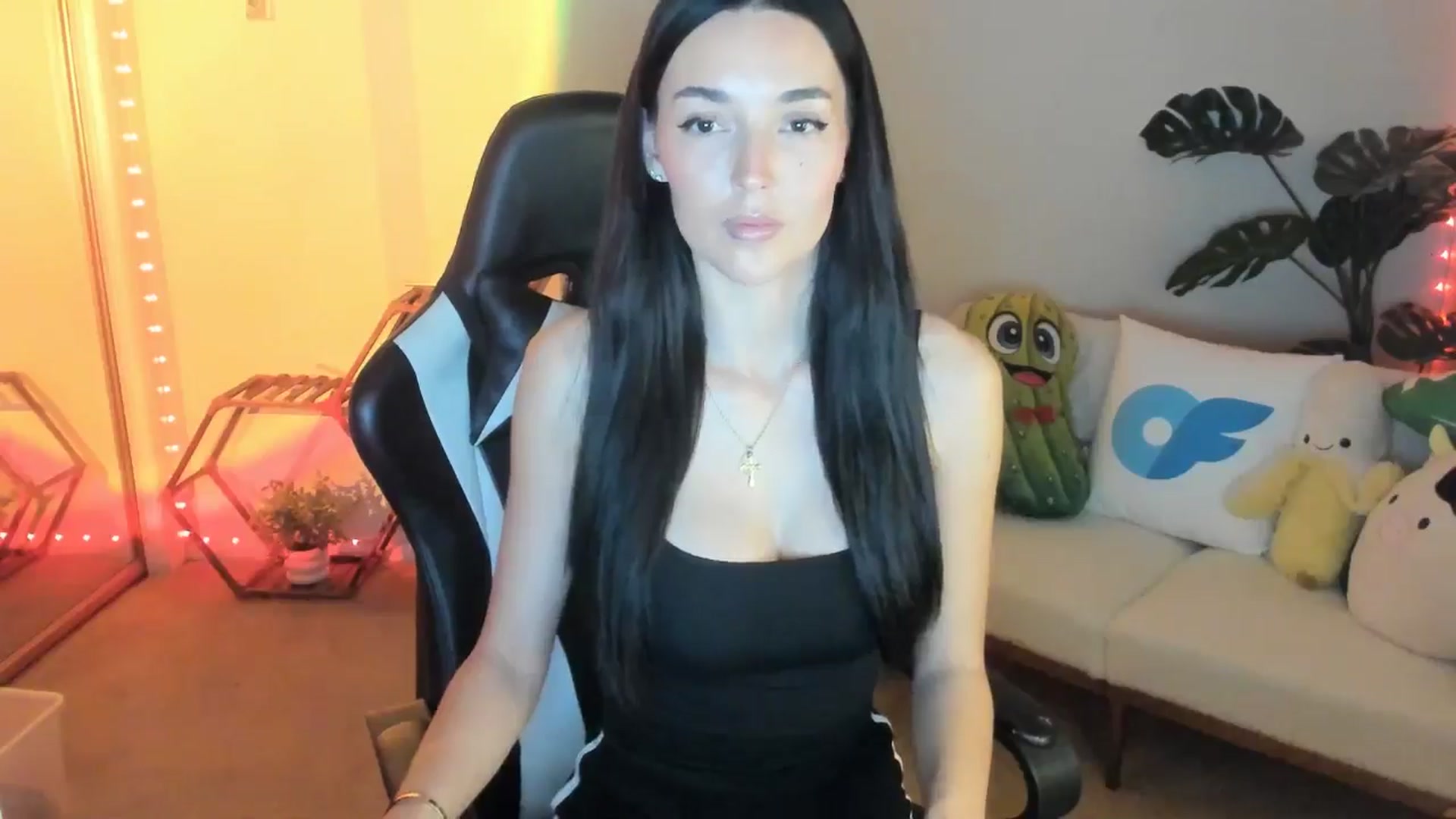 Gallery image thumbnail from badgalsisi's myfreecams stream on, 02/19/2026, 04:25 image 14 of 20
