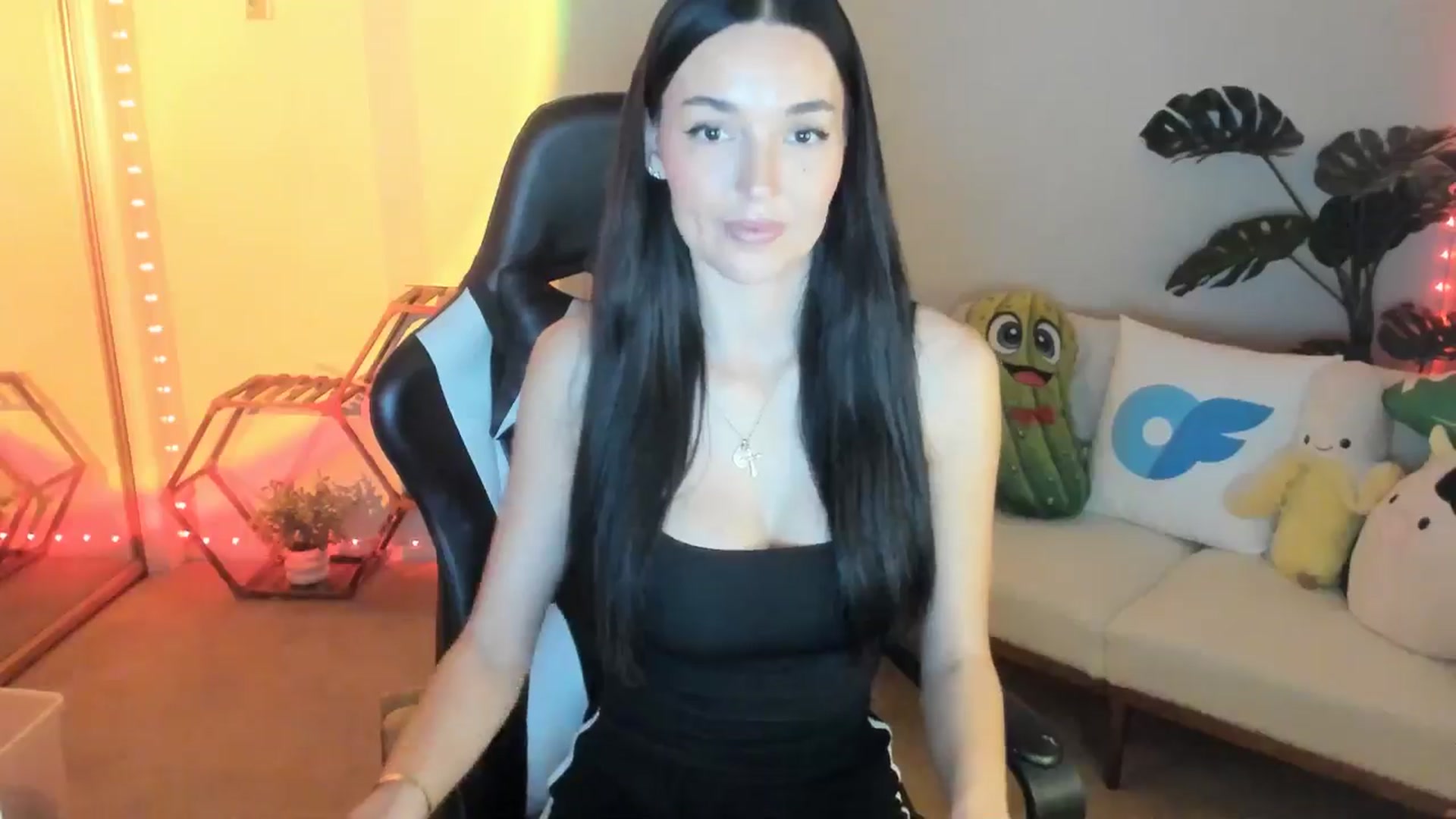 Gallery image thumbnail from badgalsisi's myfreecams stream on, 02/19/2026, 04:25 image 16 of 20