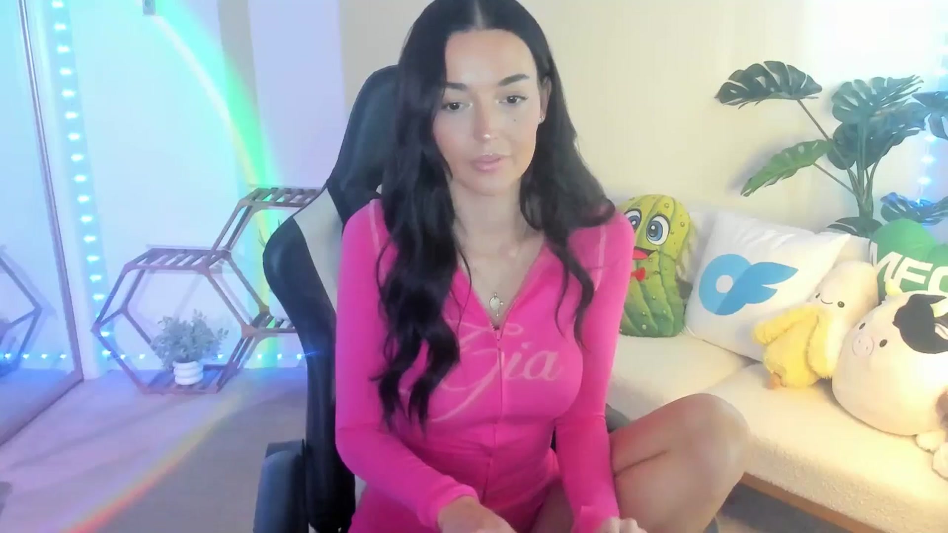 Gallery image thumbnail from badgalsisi's myfreecams stream on, 03/11/2026, 23:08 image 14 of 20