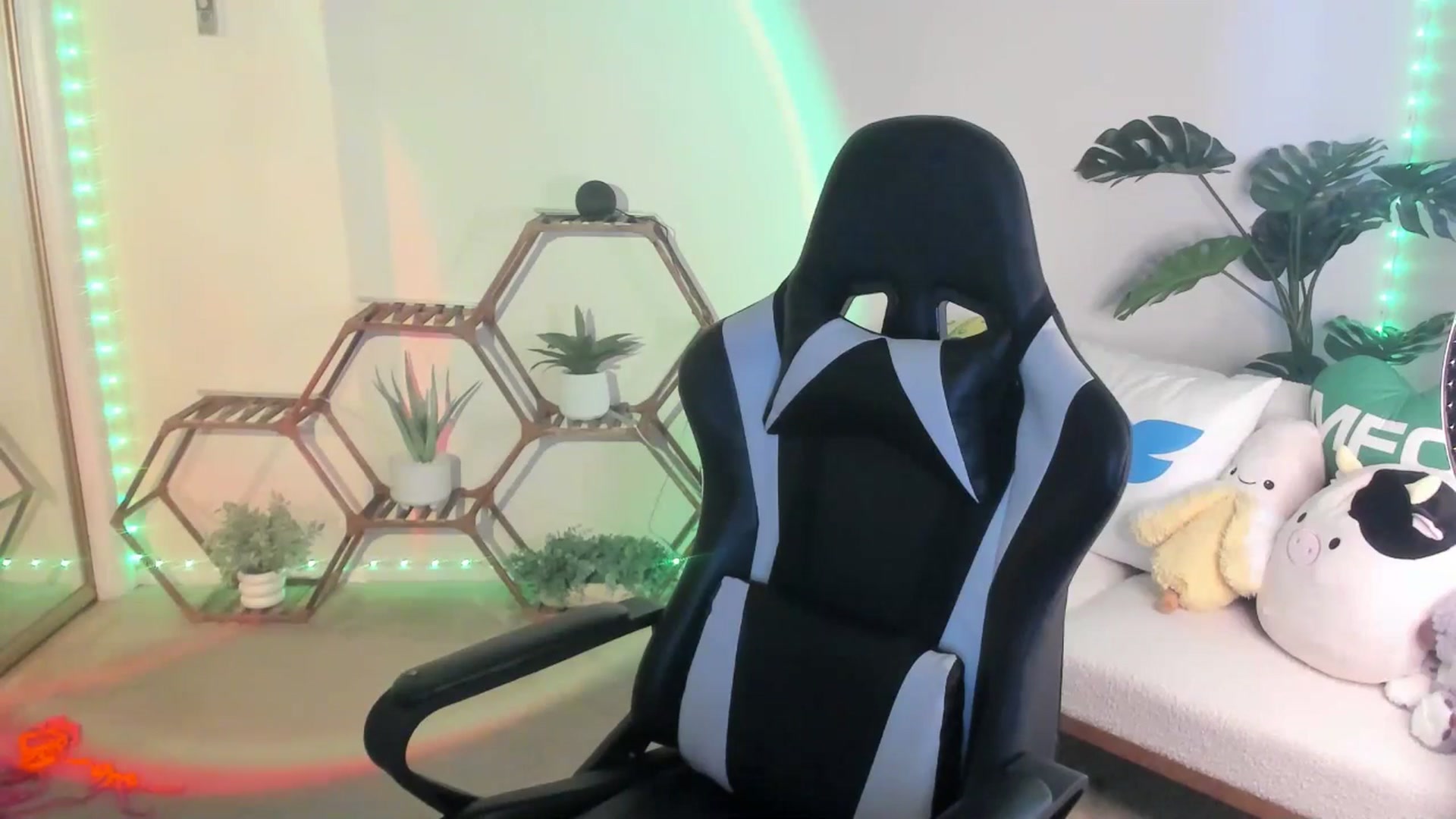 Gallery image thumbnail from badgalsisi's myfreecams stream on, 03/16/2026, 01:58 image 14 of 20