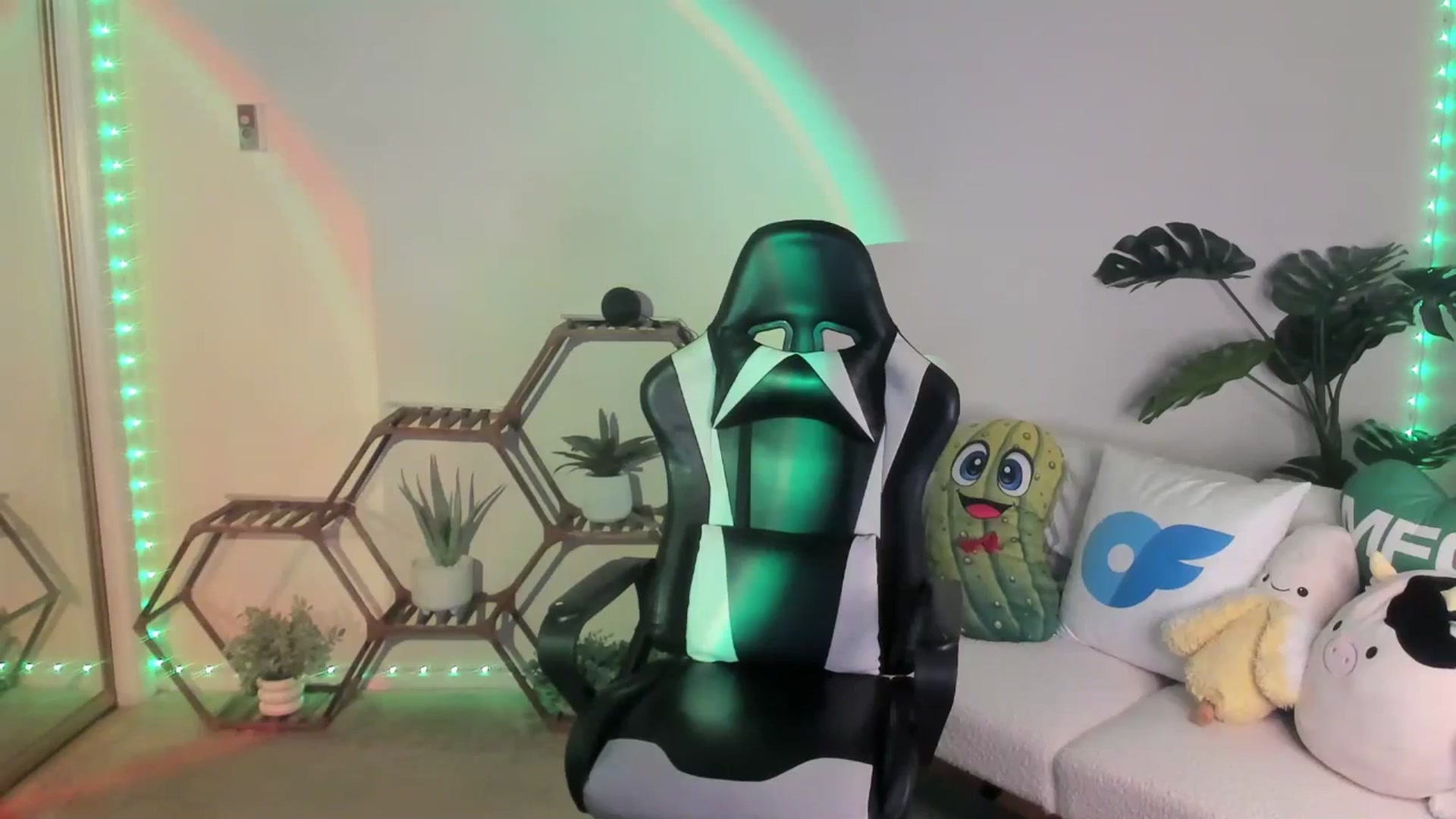 Gallery image thumbnail from badgalsisi's myfreecams stream on, 03/16/2026, 06:29 image 14 of 20
