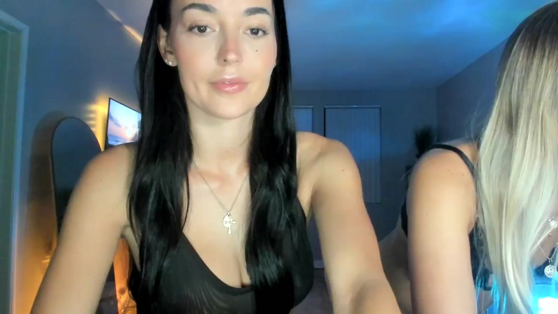 Gallery image thumbnail from badgalsisi's myfreecams stream on, 04/01/2026, 04:59 image 4 of 20