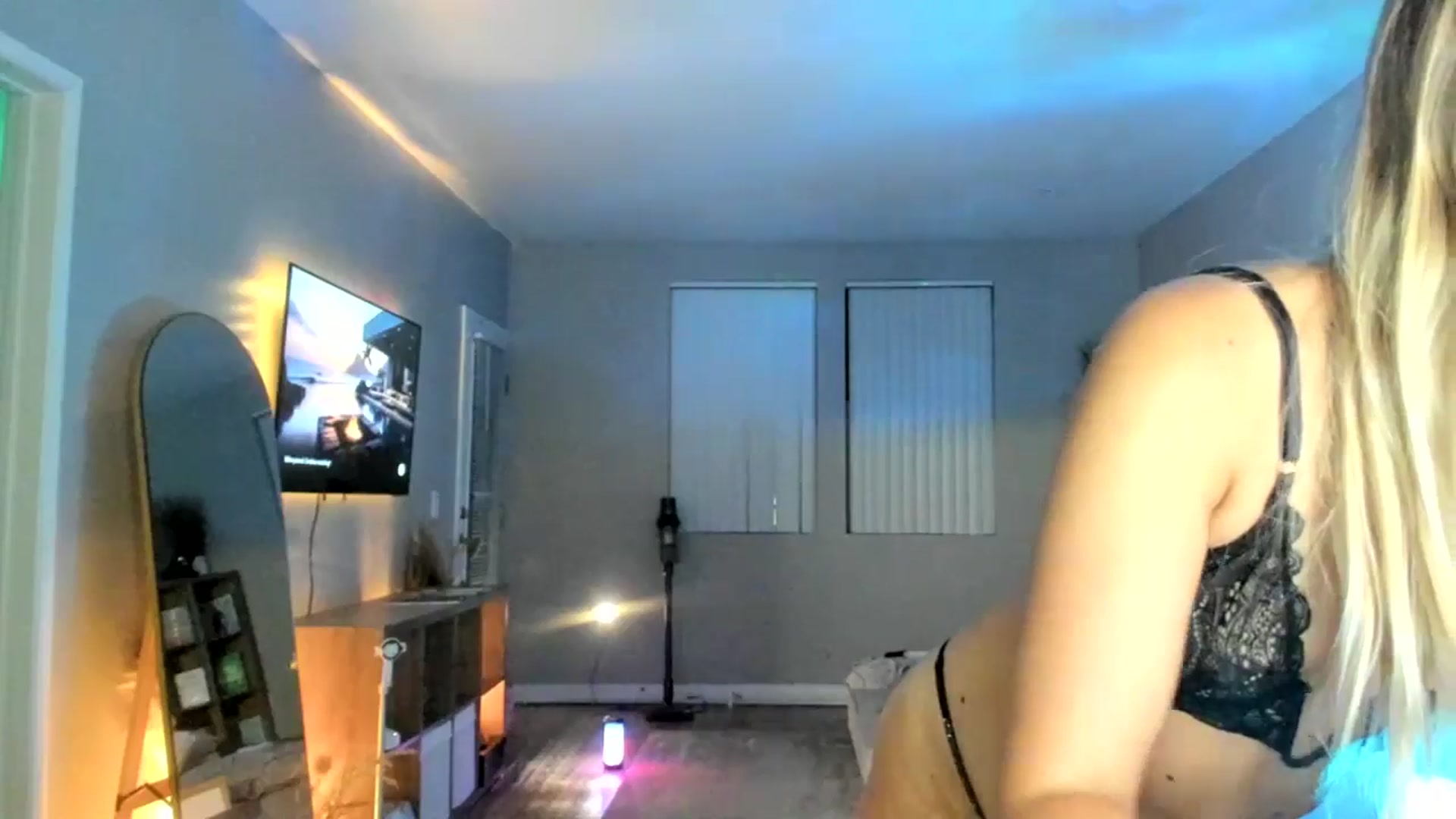 Gallery image thumbnail from badgalsisi's myfreecams stream on, 04/01/2026, 04:59 image 6 of 20