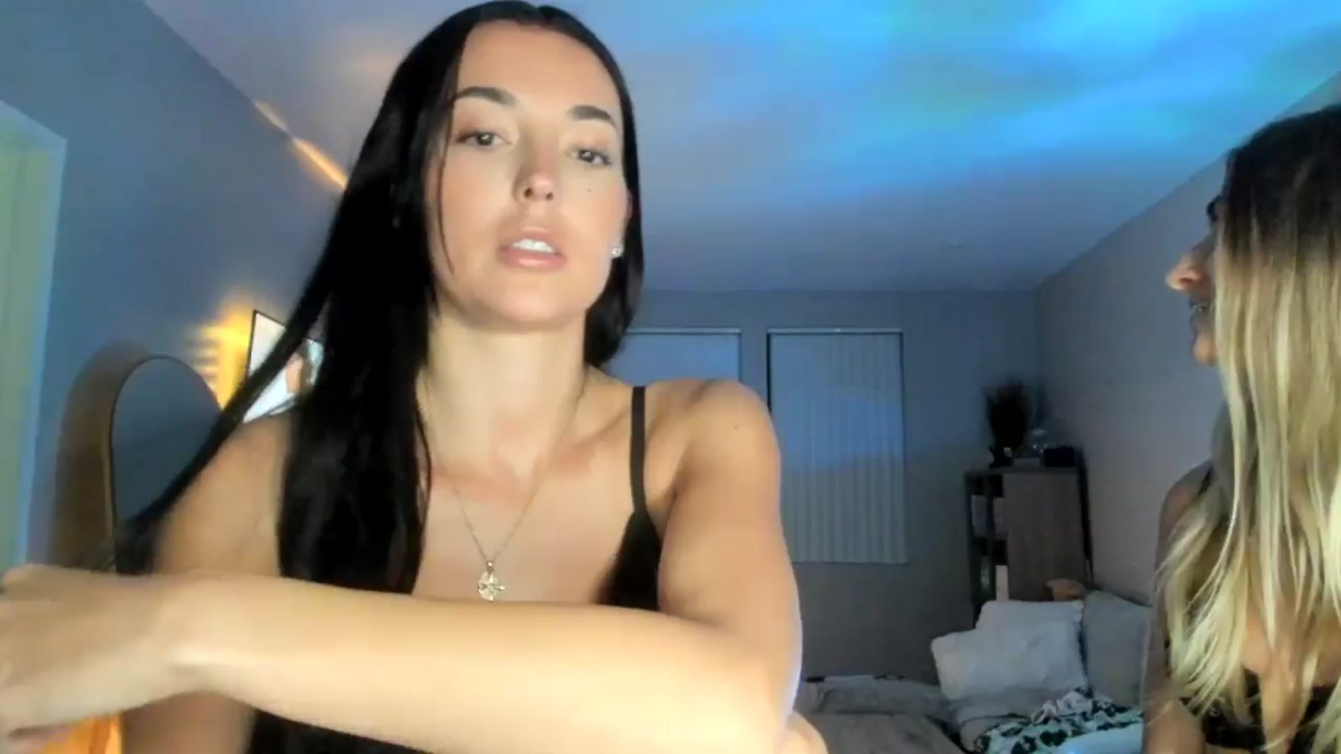 Gallery image thumbnail from badgalsisi's myfreecams stream on, 04/01/2026, 05:48 image 2 of 20