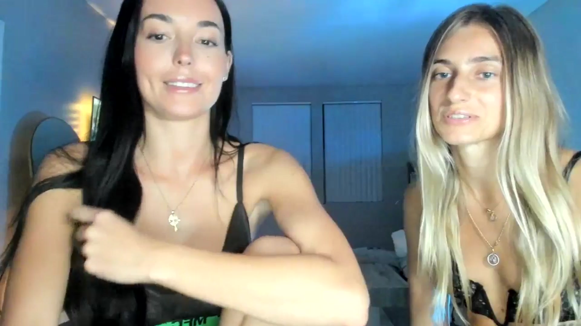 Gallery image thumbnail from badgalsisi's myfreecams stream on, 04/01/2026, 05:48 image 13 of 20