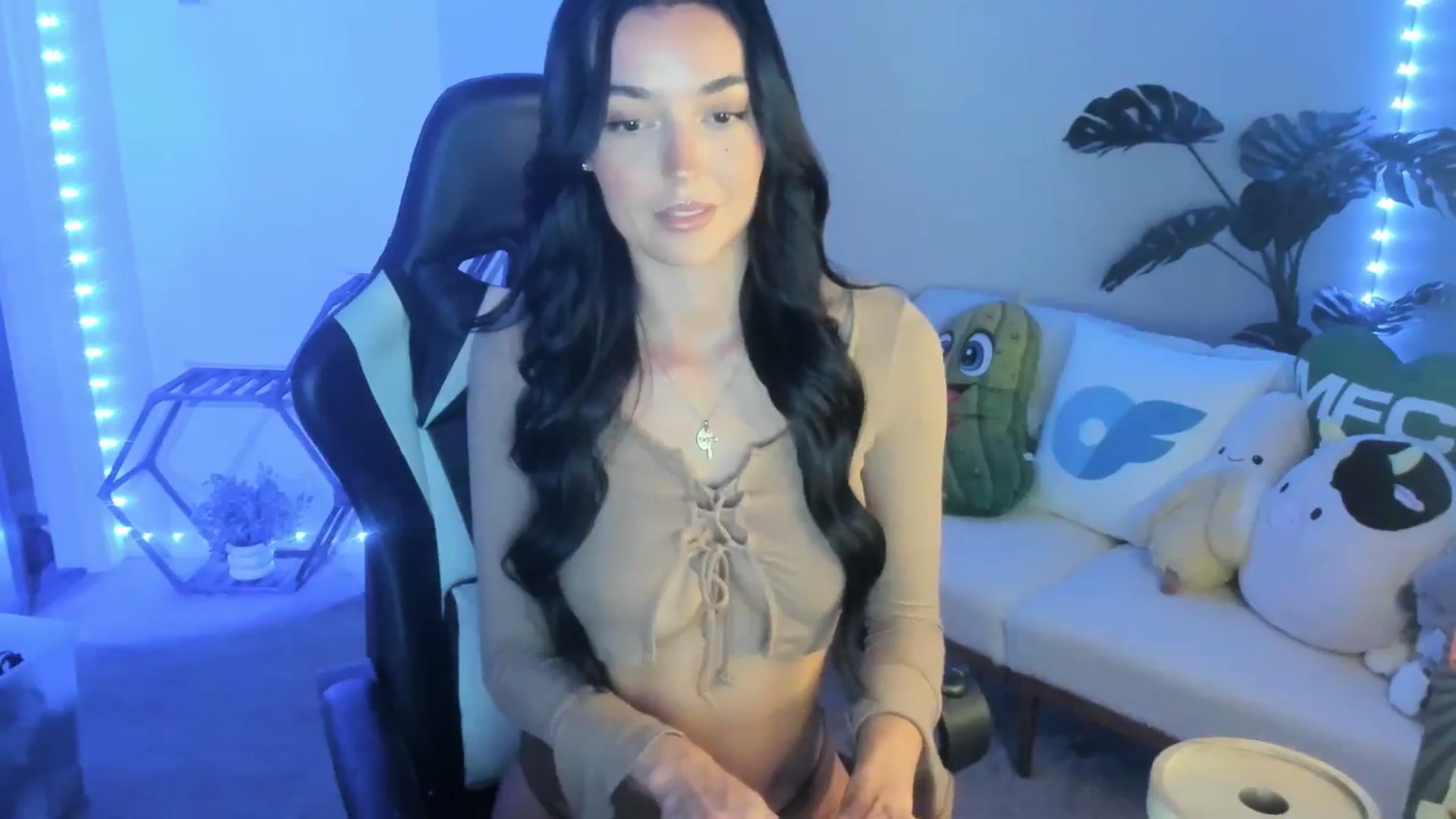 Gallery image thumbnail from badgalsisi's myfreecams stream on, 04/02/2026, 03:20 image 14 of 20
