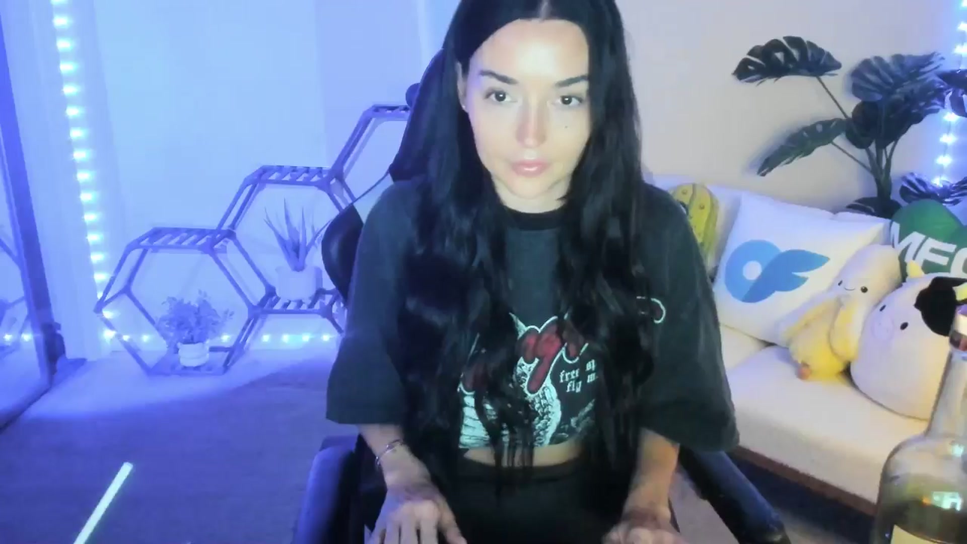 Gallery image thumbnail from badgalsisi's myfreecams stream on, 04/08/2026, 05:05 image 2 of 20