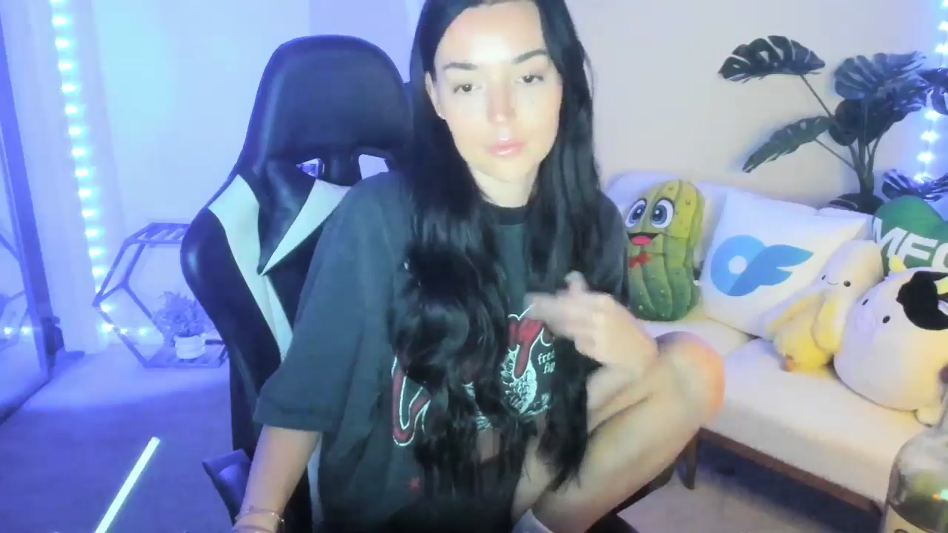 Gallery image thumbnail from badgalsisi's myfreecams stream on, 04/08/2026, 05:05 image 4 of 20