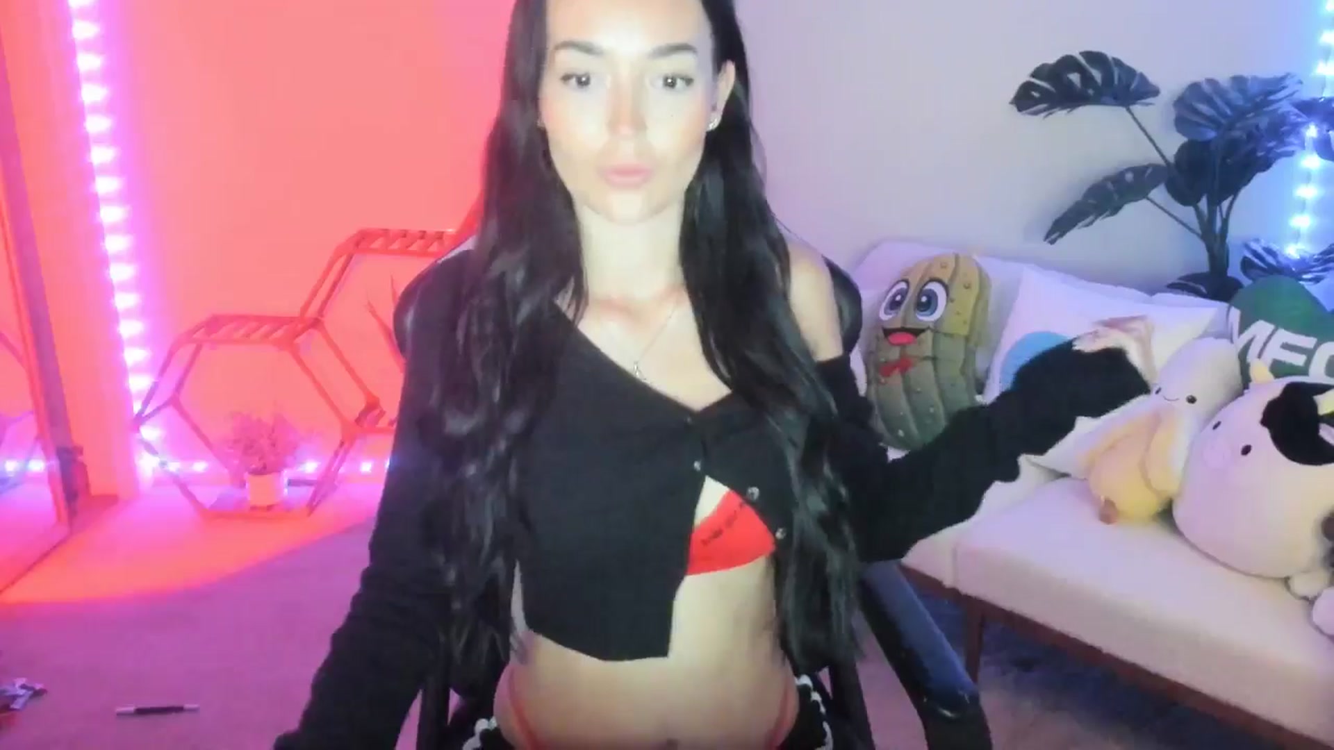 Gallery image thumbnail from badgalsisi's myfreecams stream on, 04/17/2026, 05:12 image 7 of 20
