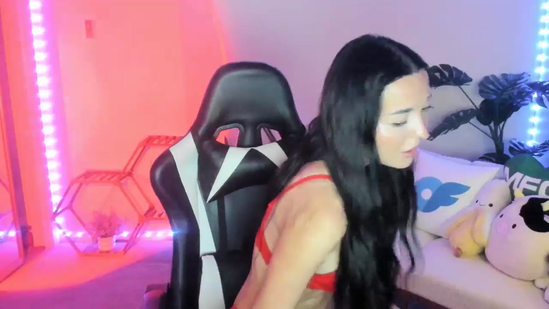 Gallery image thumbnail from badgalsisi's myfreecams stream on, 04/17/2026, 05:50 image 2 of 20